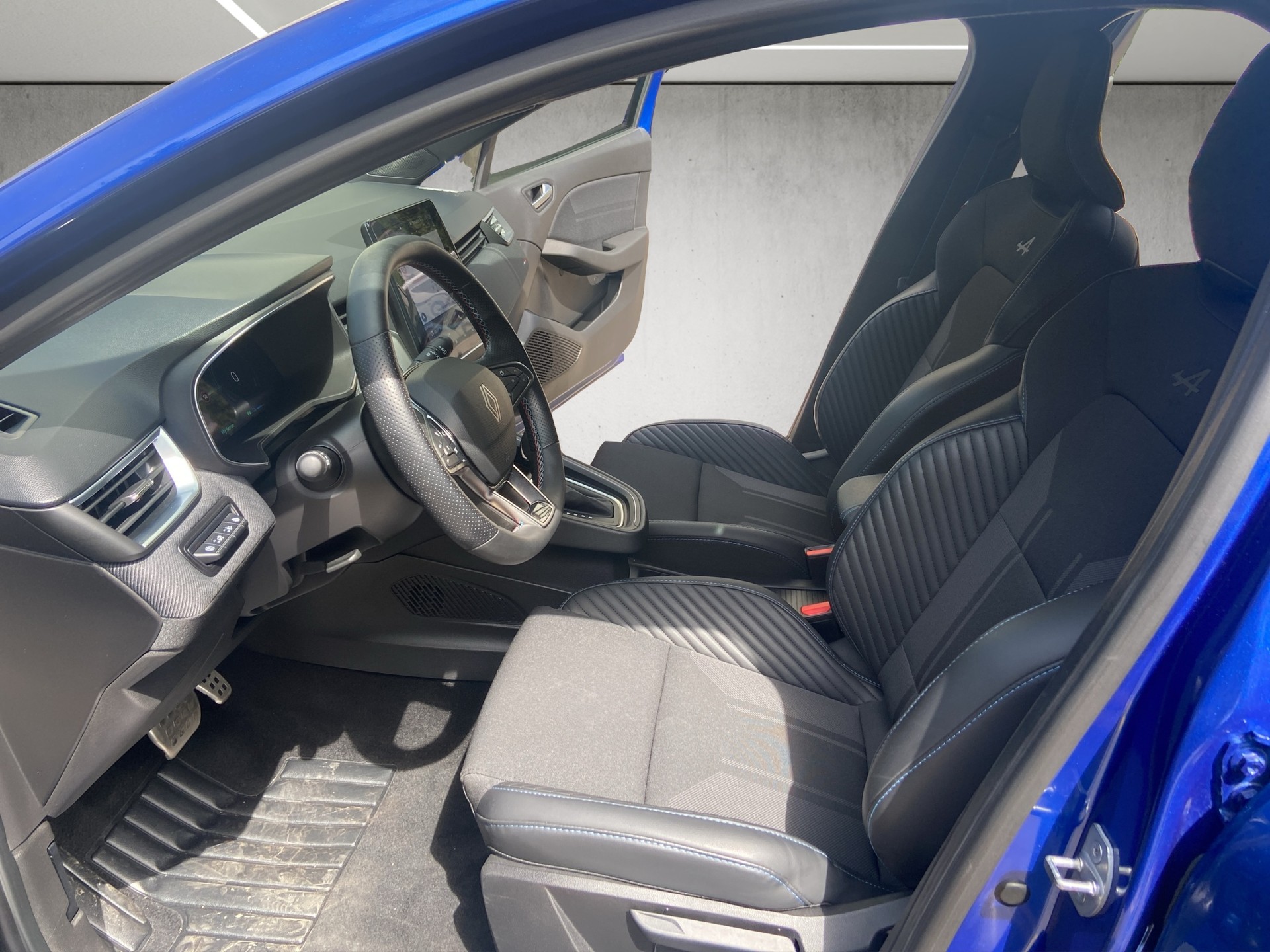 RENAULT Clio 1.6 E-Tech Esprit Alpine-image-6