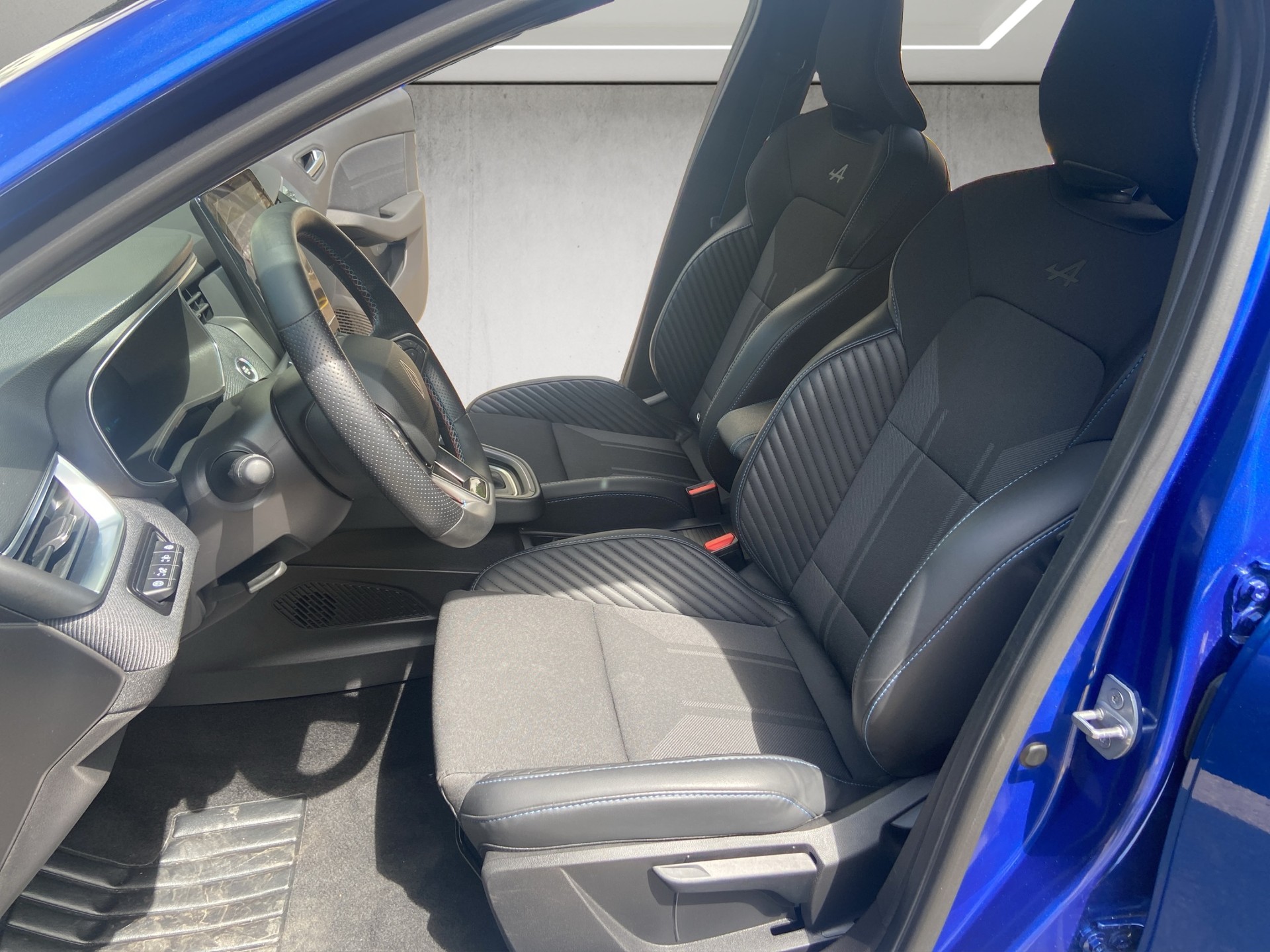 RENAULT Clio 1.6 E-Tech Esprit Alpine-image-7