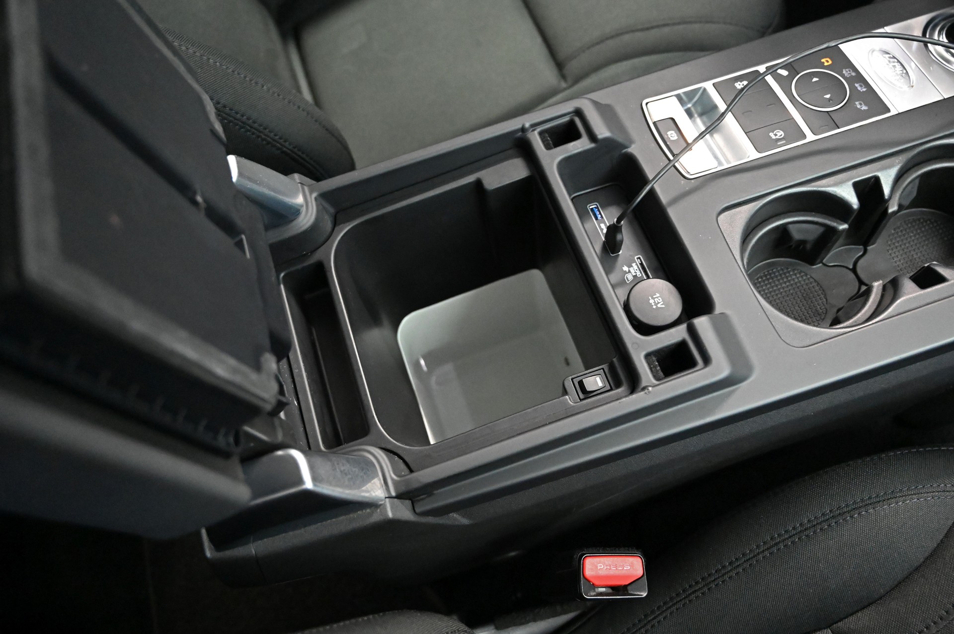 LAND ROVER Discovery 2.0 SD4 SE Automatic-image-15