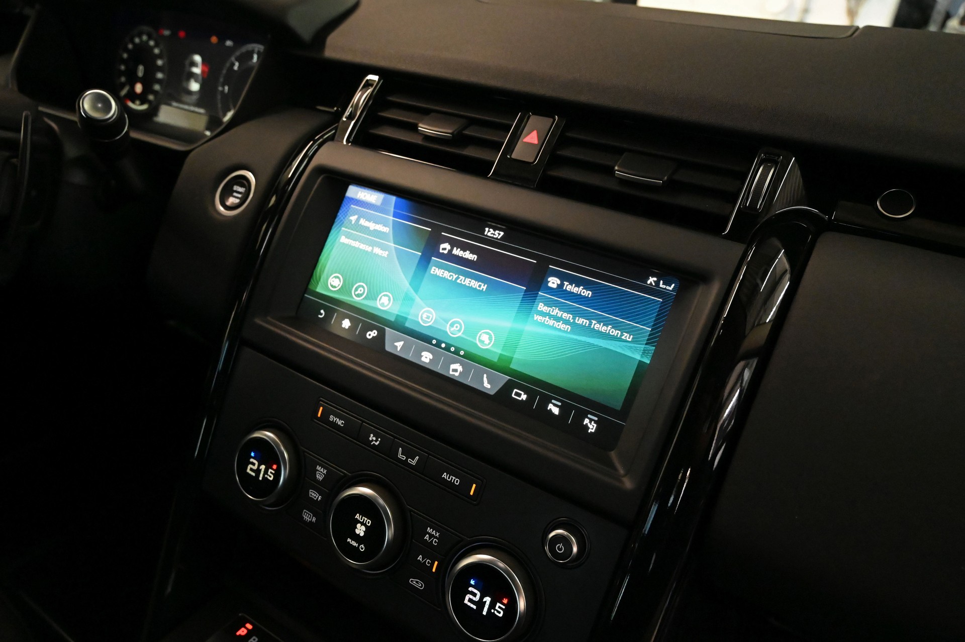 LAND ROVER Discovery 2.0 SD4 SE Automatic-image-14