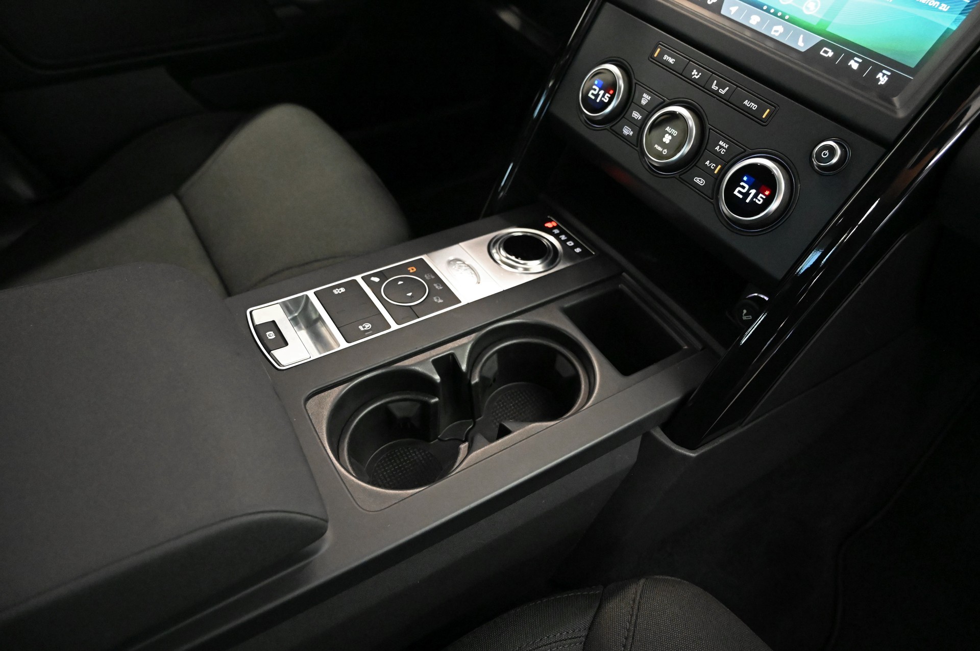 LAND ROVER Discovery 2.0 SD4 SE Automatic-image-13