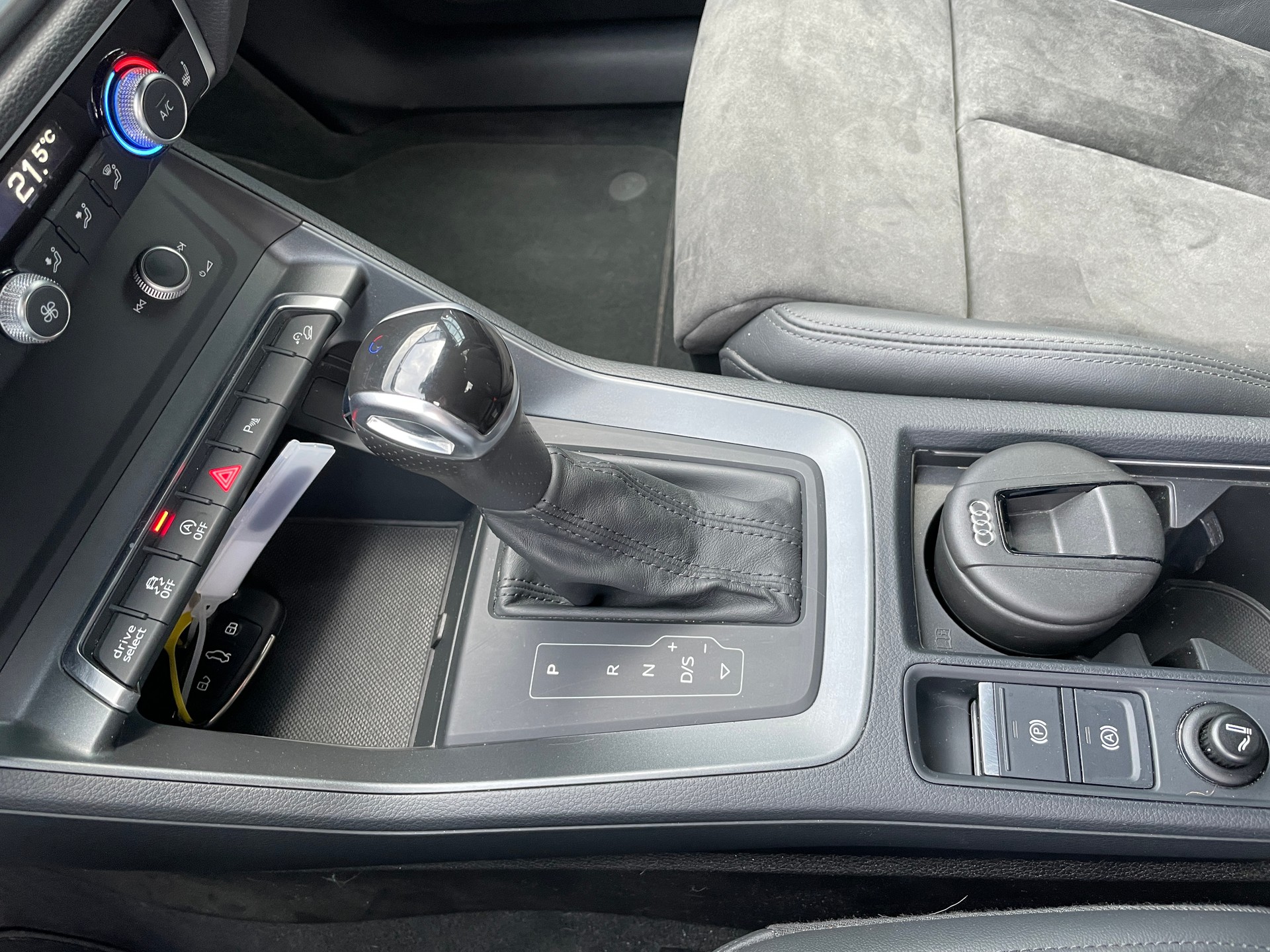 AUDI RS Q3 2.5 TFSI quattro S tronic-image-23