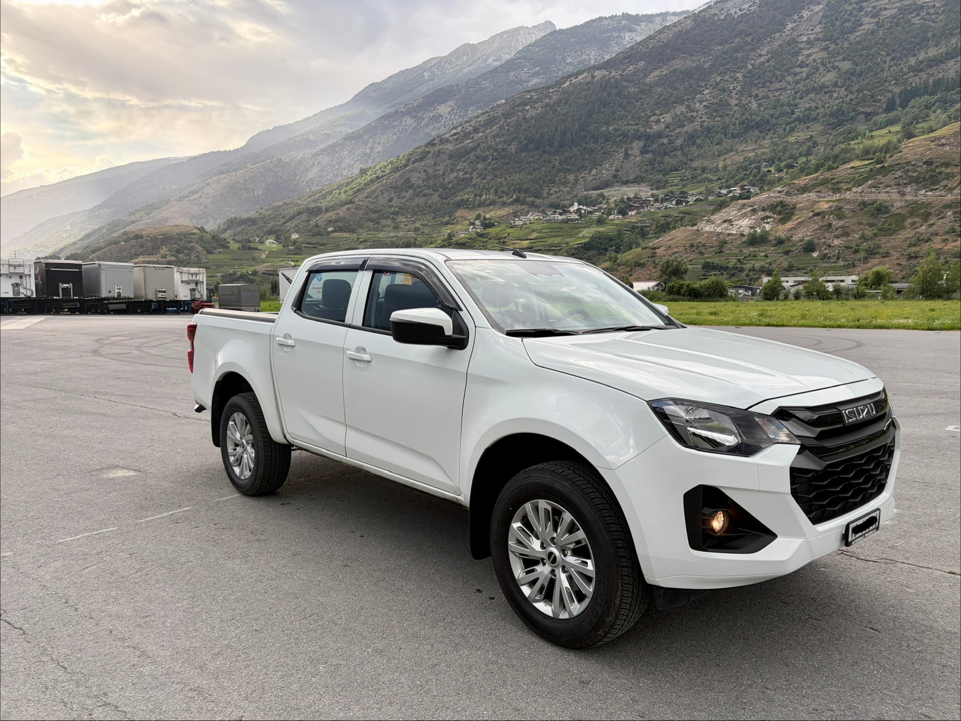 ISUZU 1.9 DDi N60 BB+ 4x4-image-1