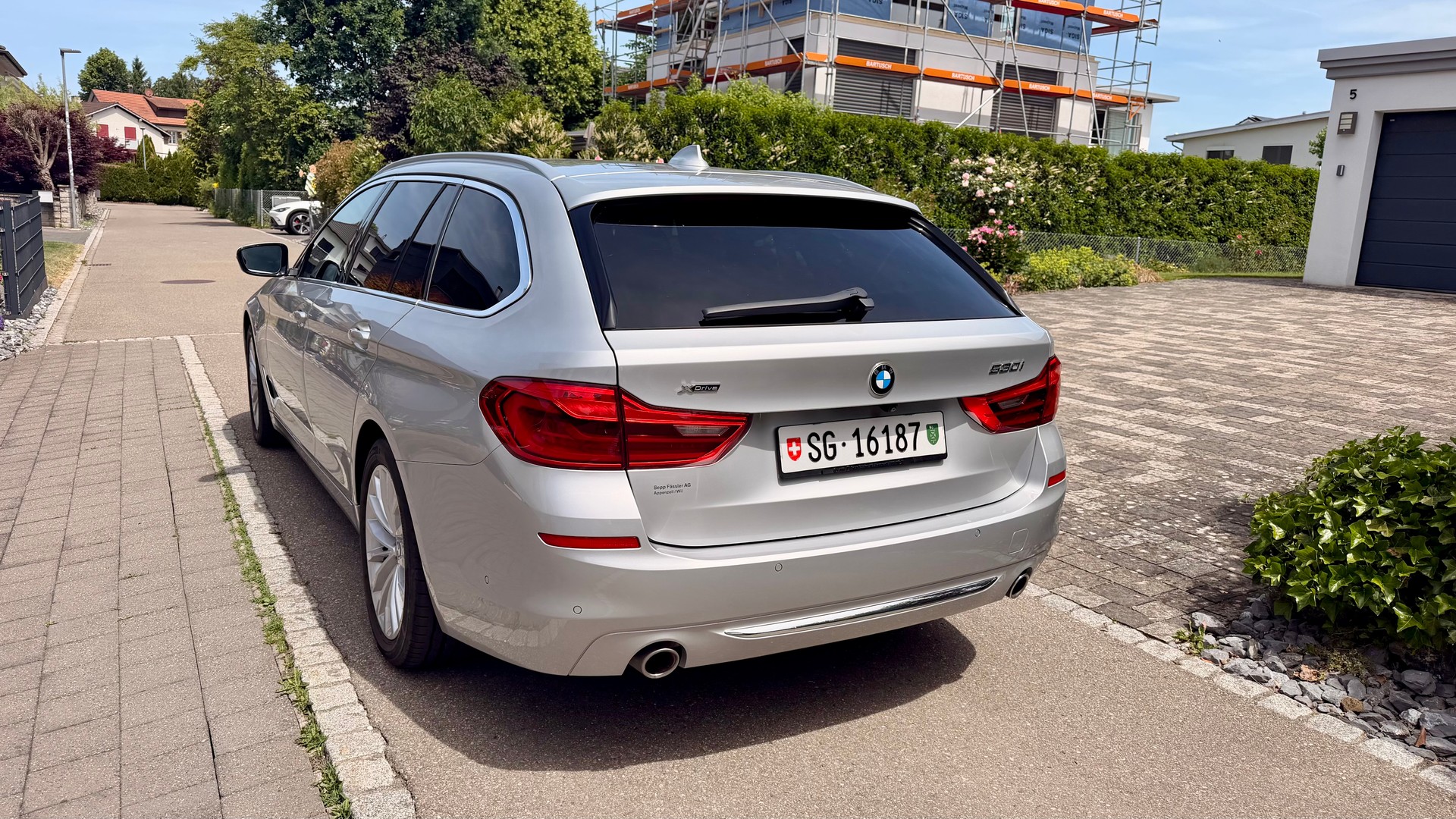 BMW 530i xDrive-image-3
