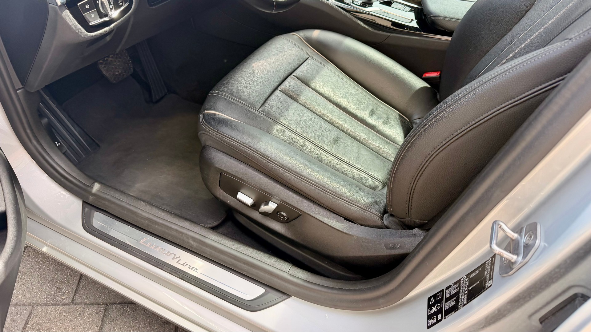 BMW 530i xDrive-image-9