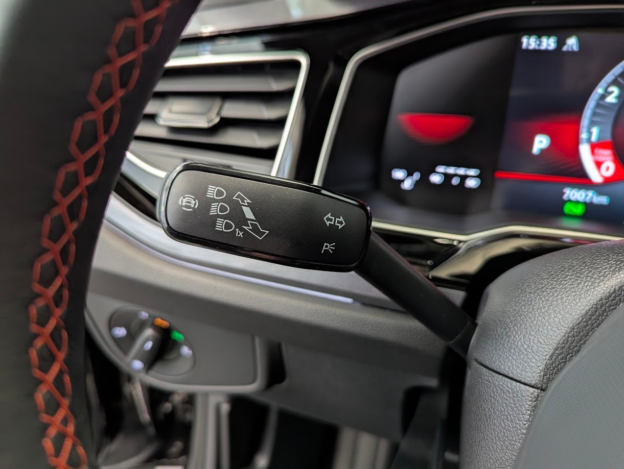 VW Polo 2.0 TSI GTI DSG*1.HAND WERKSGAR IQ-MATRIX LED SITZHEIZUNG KLIMAAUTO FULL-ASSISTS WIRELESS-APP*-image-8