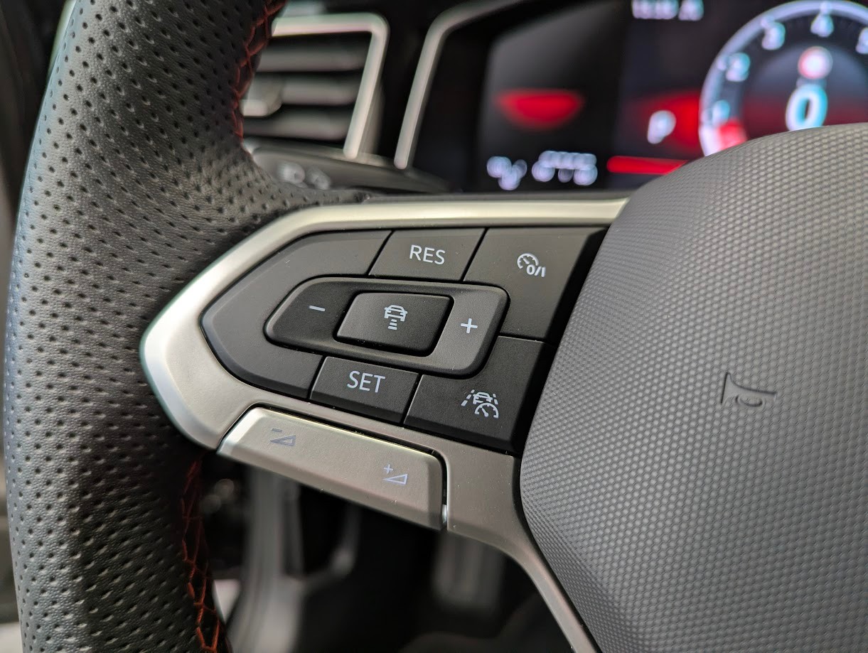 VW Polo 2.0 TSI GTI DSG*1.HAND WERKSGAR IQ-MATRIX LED SITZHEIZUNG KLIMAAUTO FULL-ASSISTS WIRELESS-APP*-image-7