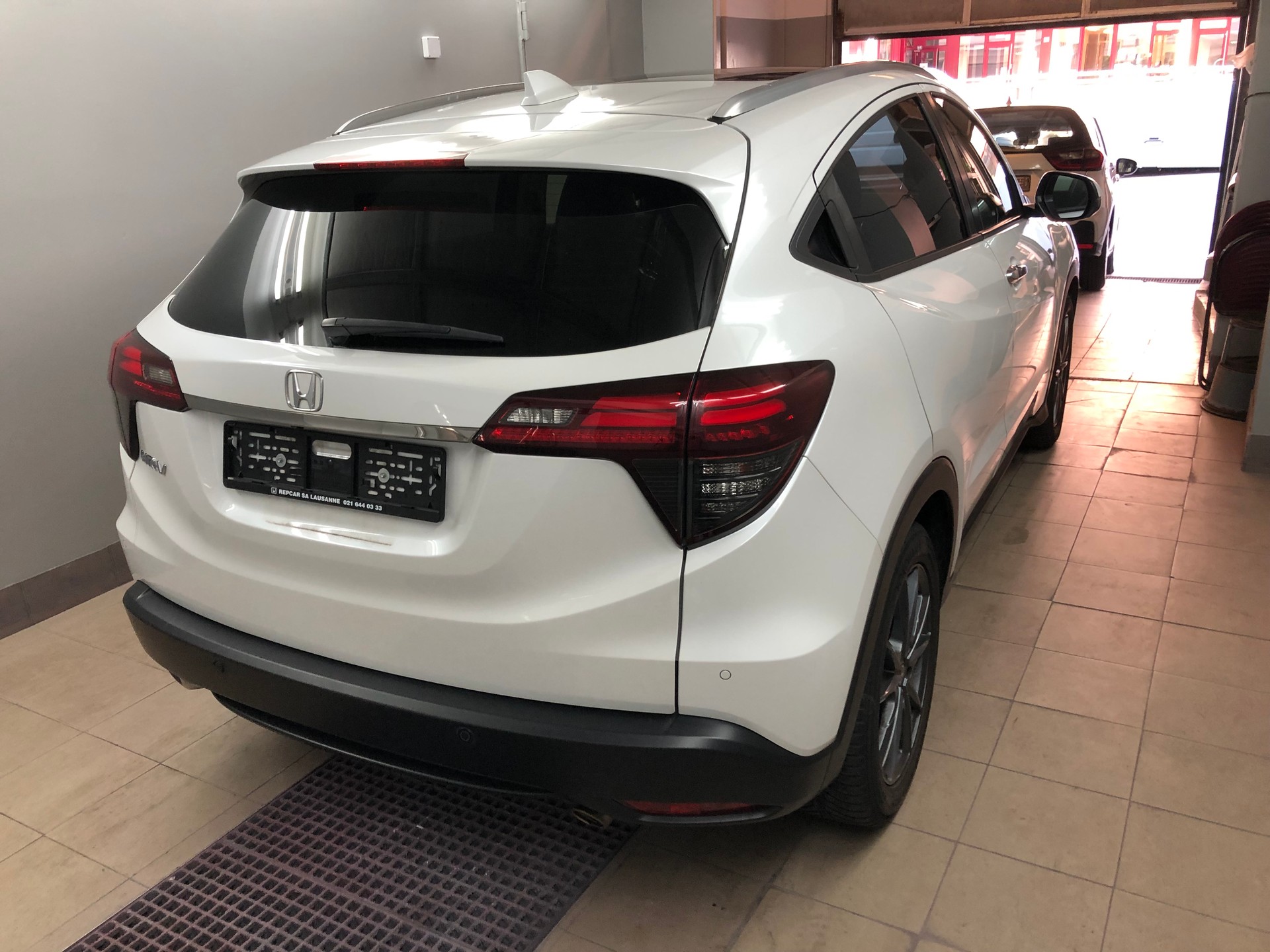 HONDA HR-V 1.5i-VTEC Executive-image-4
