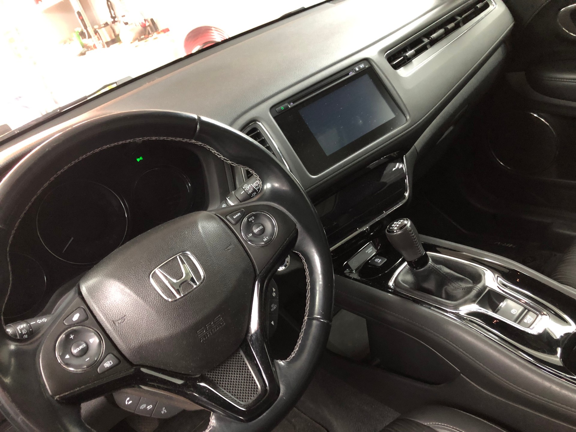 HONDA HR-V 1.5i-VTEC Executive-image-11