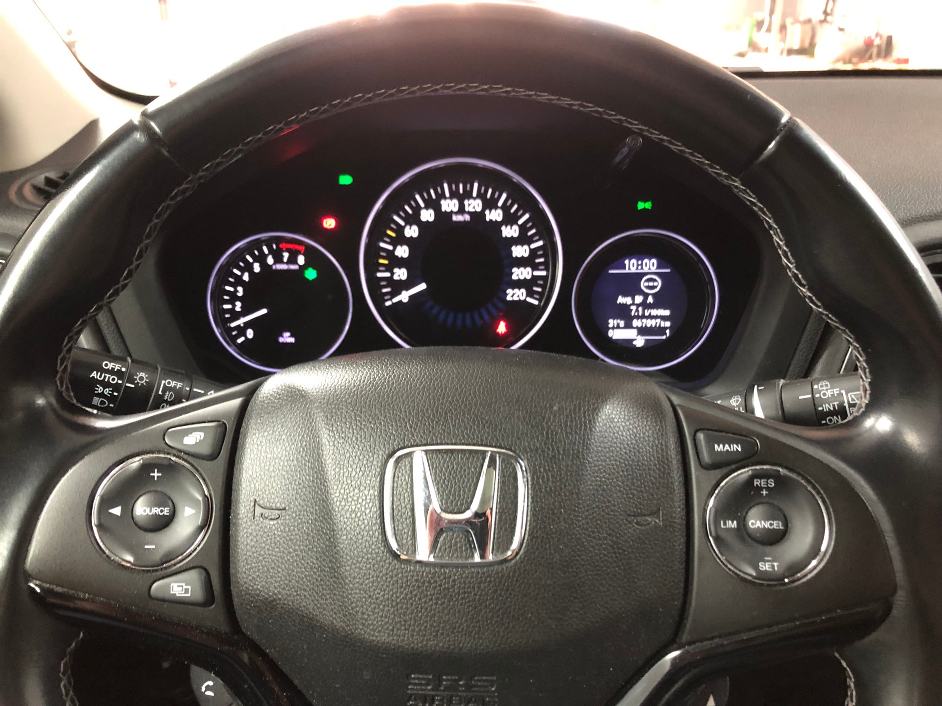 HONDA HR-V 1.5i-VTEC Executive-image-12