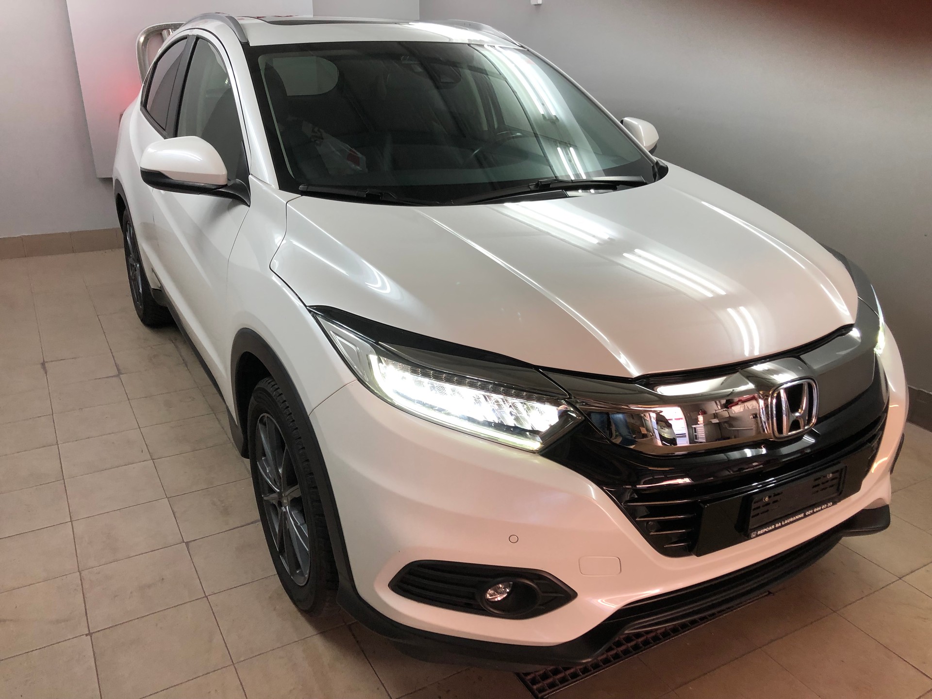 HONDA HR-V 1.5i-VTEC Executive-image-2