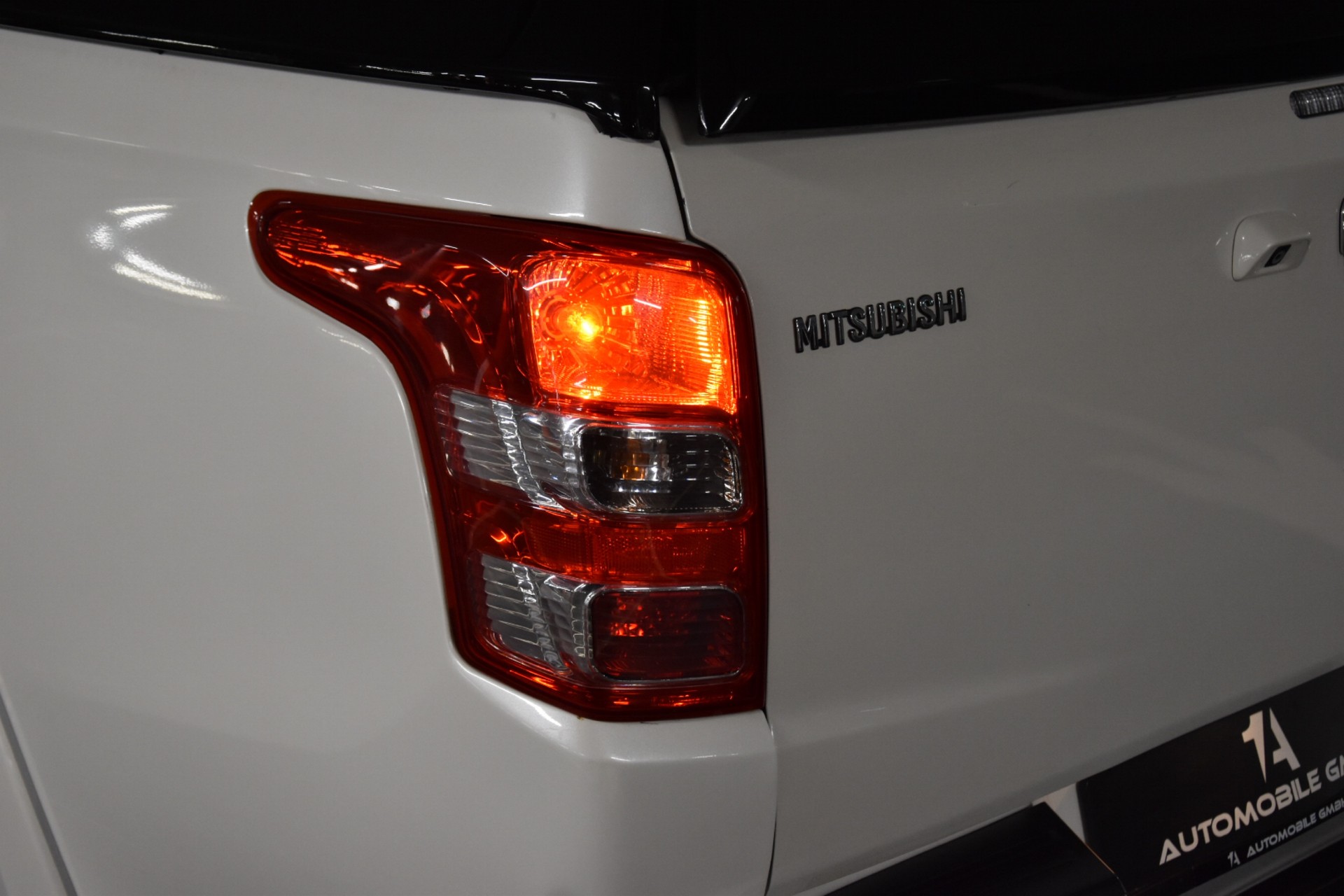 MITSUBISHI L 200 2.4 Style Double Cab A-image-4