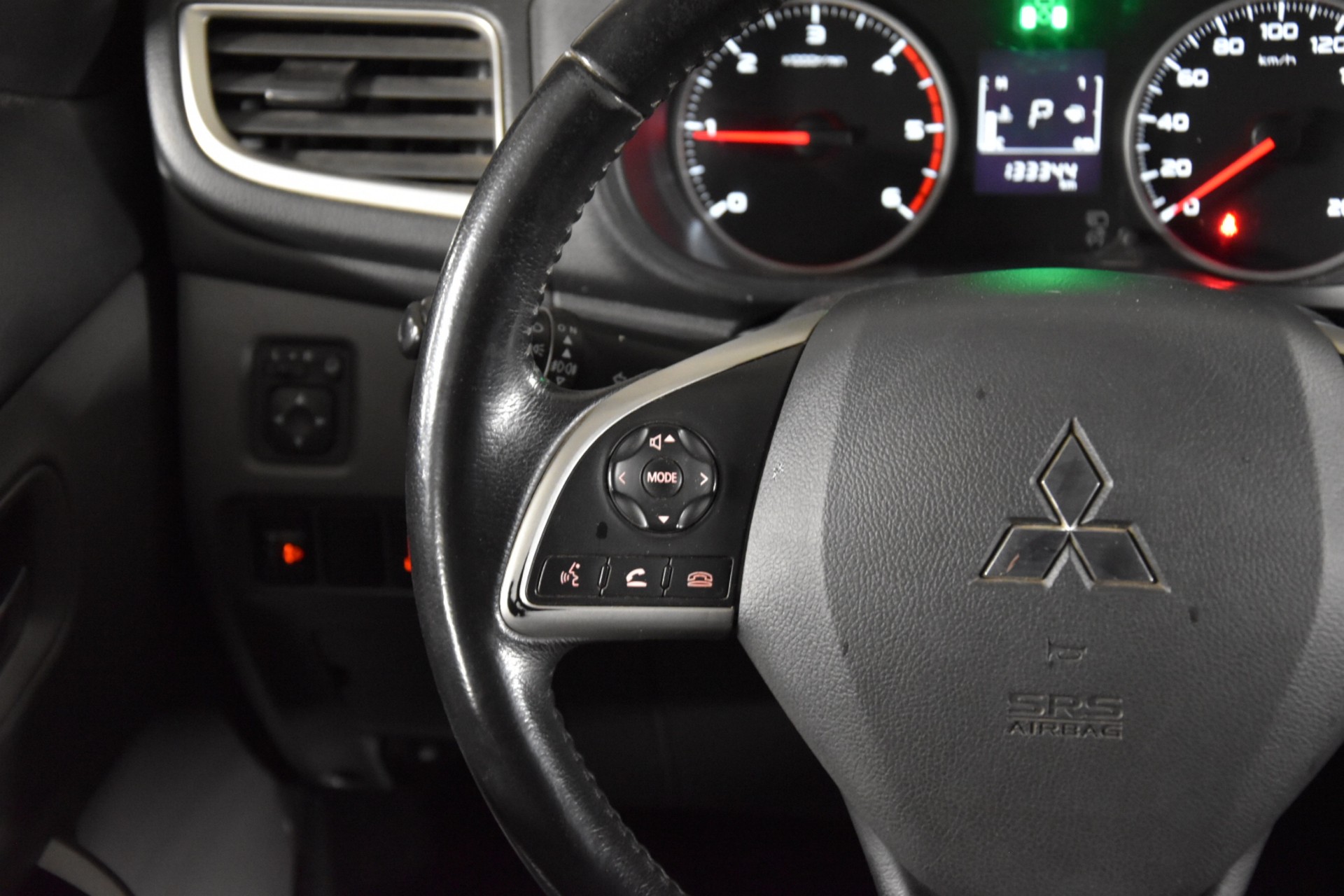 MITSUBISHI L 200 2.4 Style Double Cab A-image-14