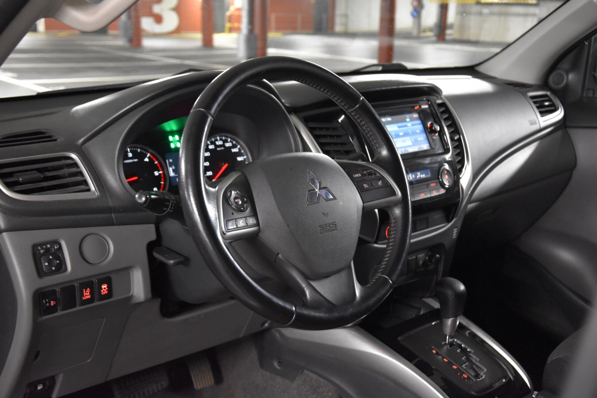 MITSUBISHI L 200 2.4 Style Double Cab A-image-17