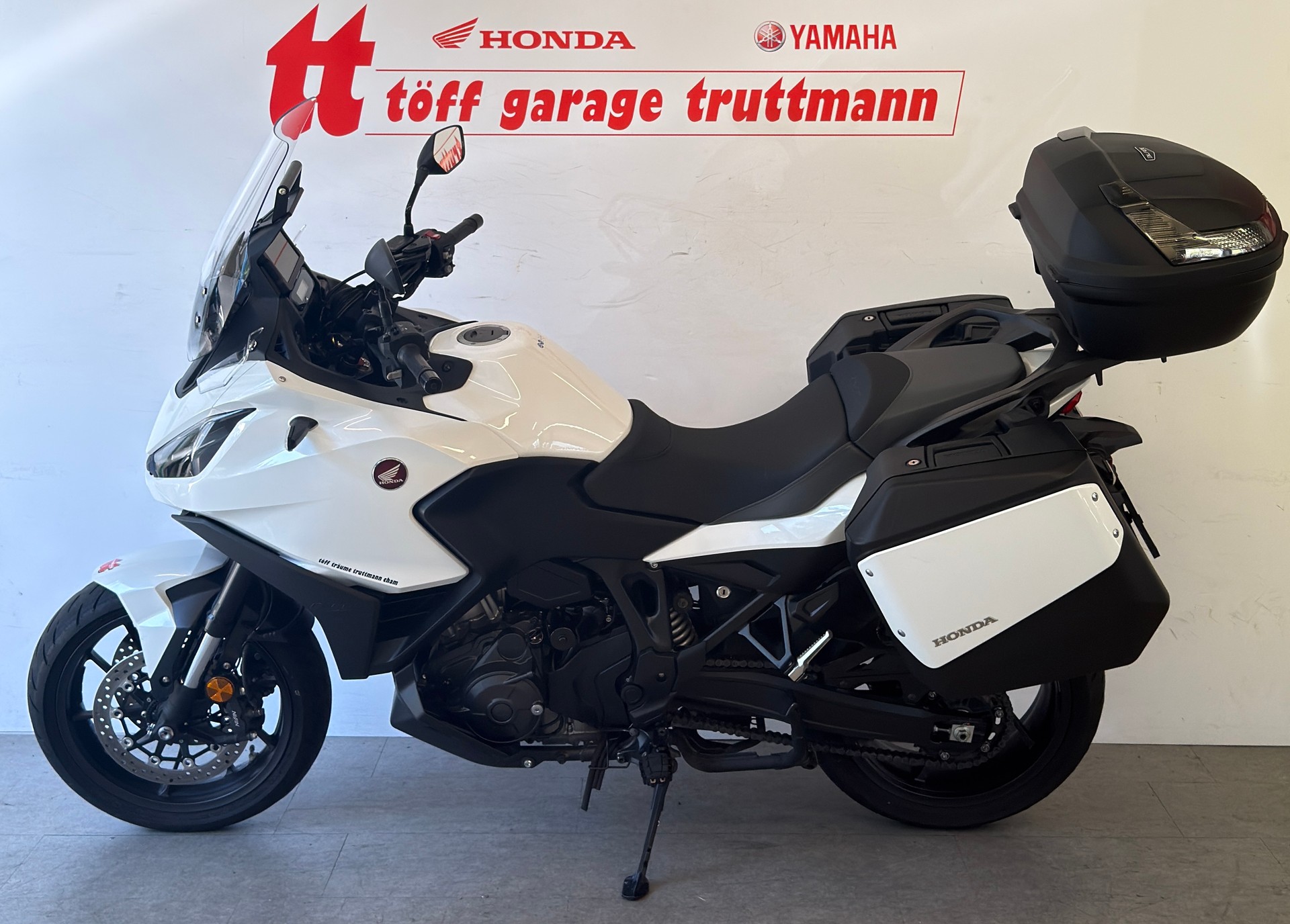 HONDA NT 1100 DCT-showroom-element-1