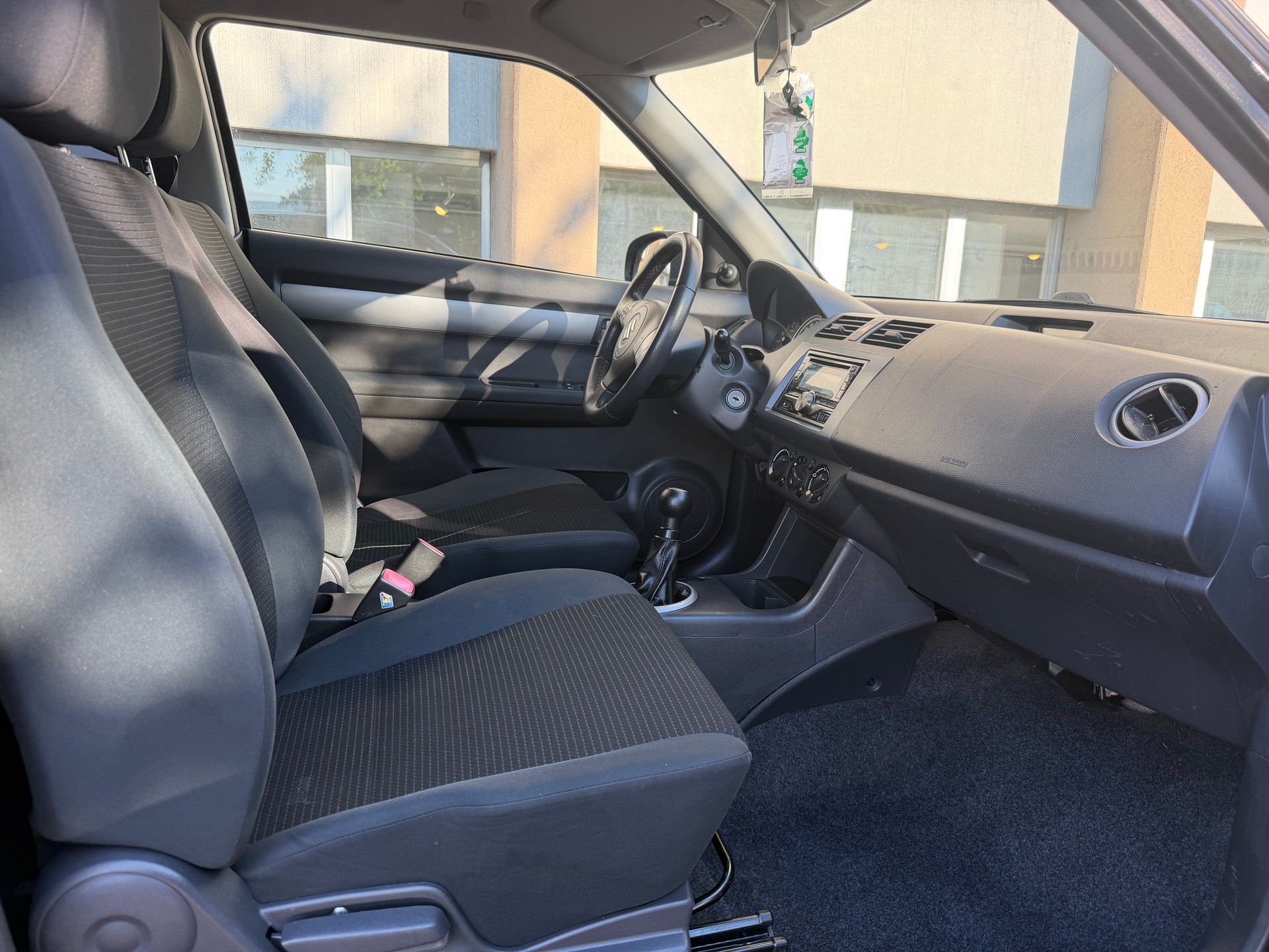 SUZUKI Swift 1.3i 16V GL Top-image-10