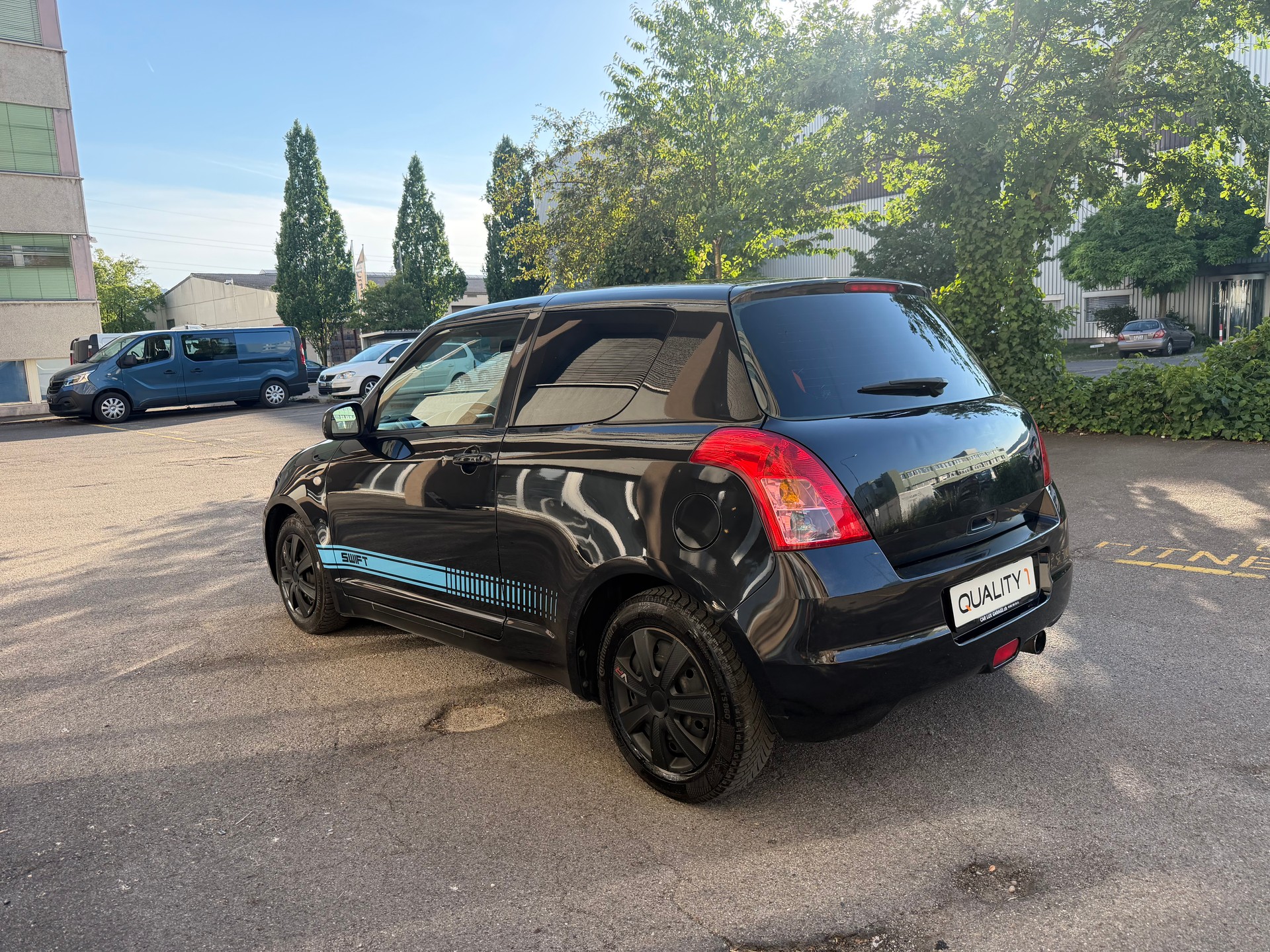 SUZUKI Swift 1.3i 16V GL Top-image-6