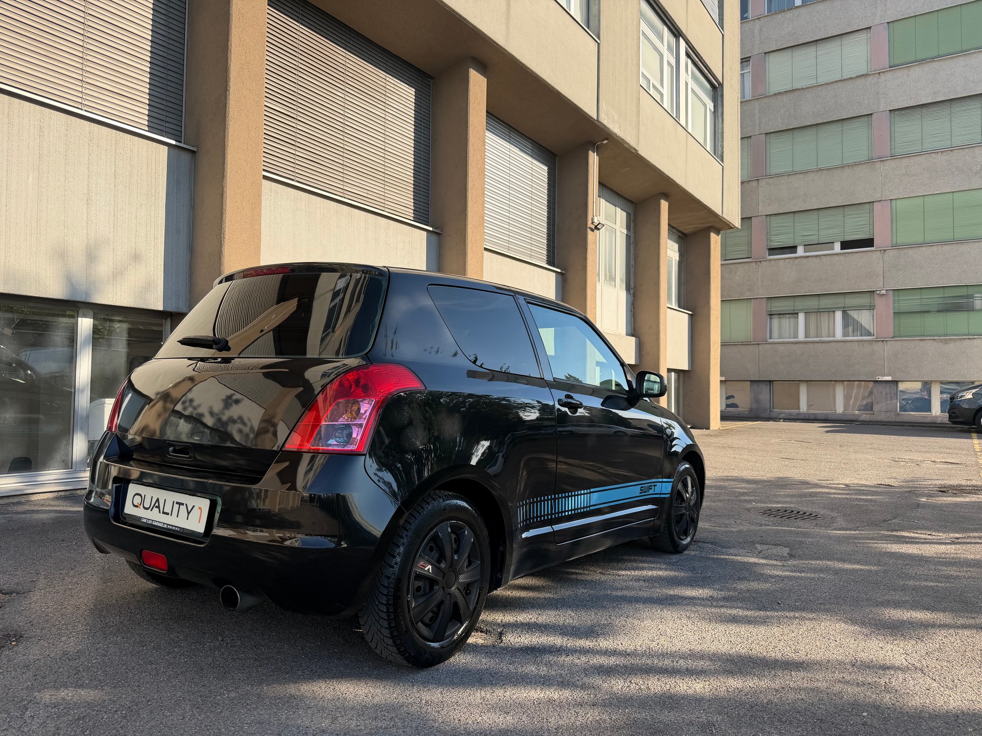 SUZUKI Swift 1.3i 16V GL Top-image-4