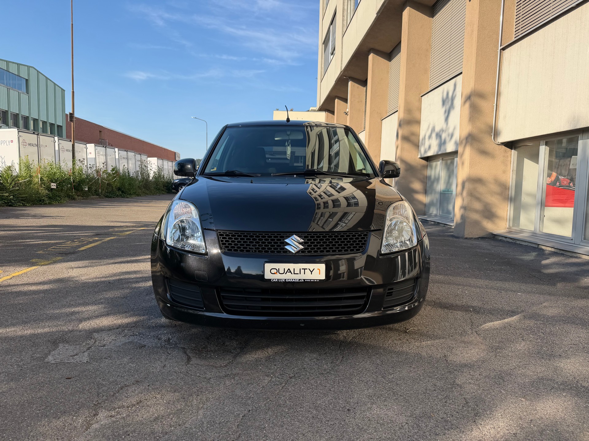 SUZUKI Swift 1.3i 16V GL Top-image-1
