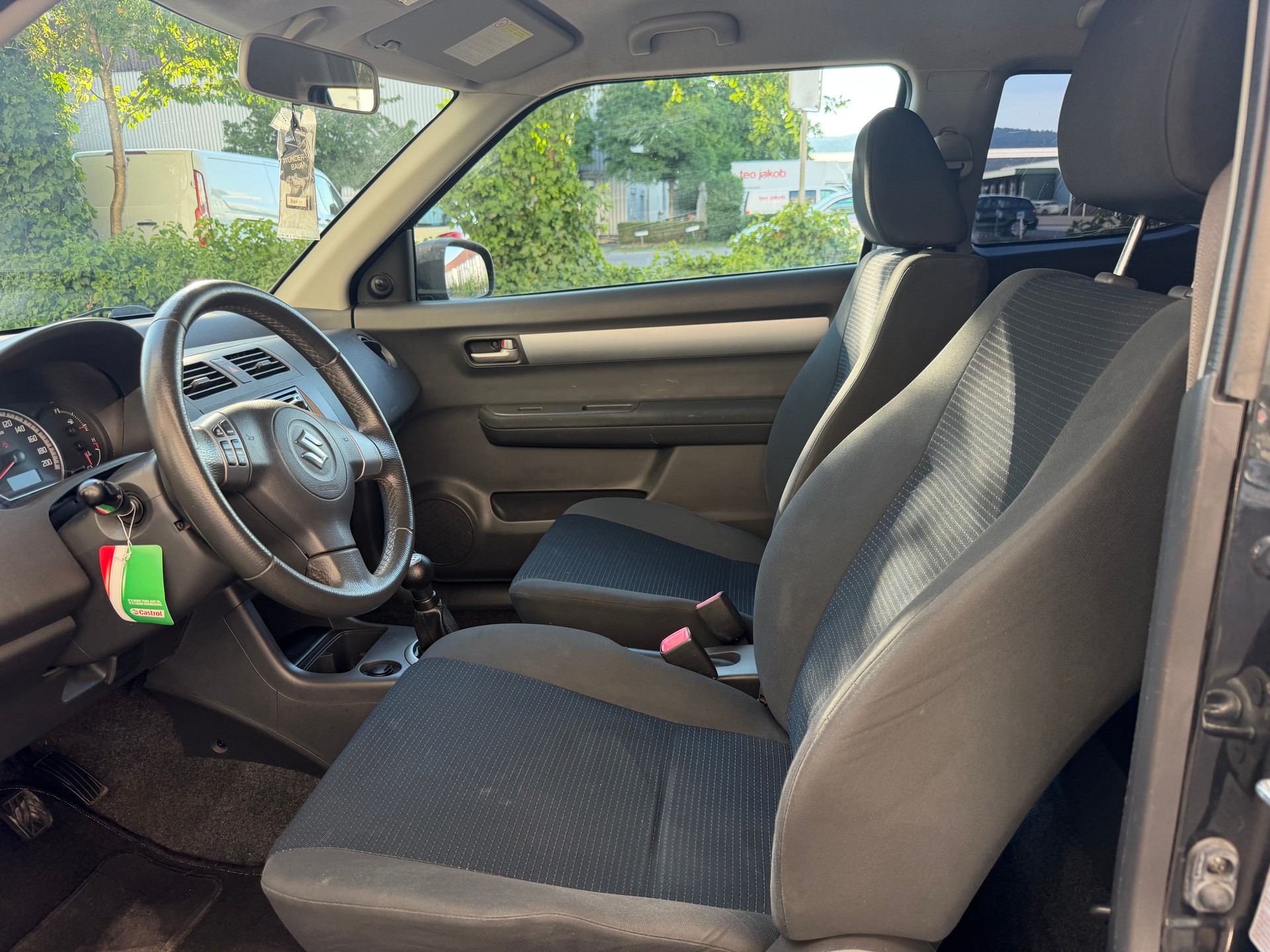 SUZUKI Swift 1.3i 16V GL Top-image-8