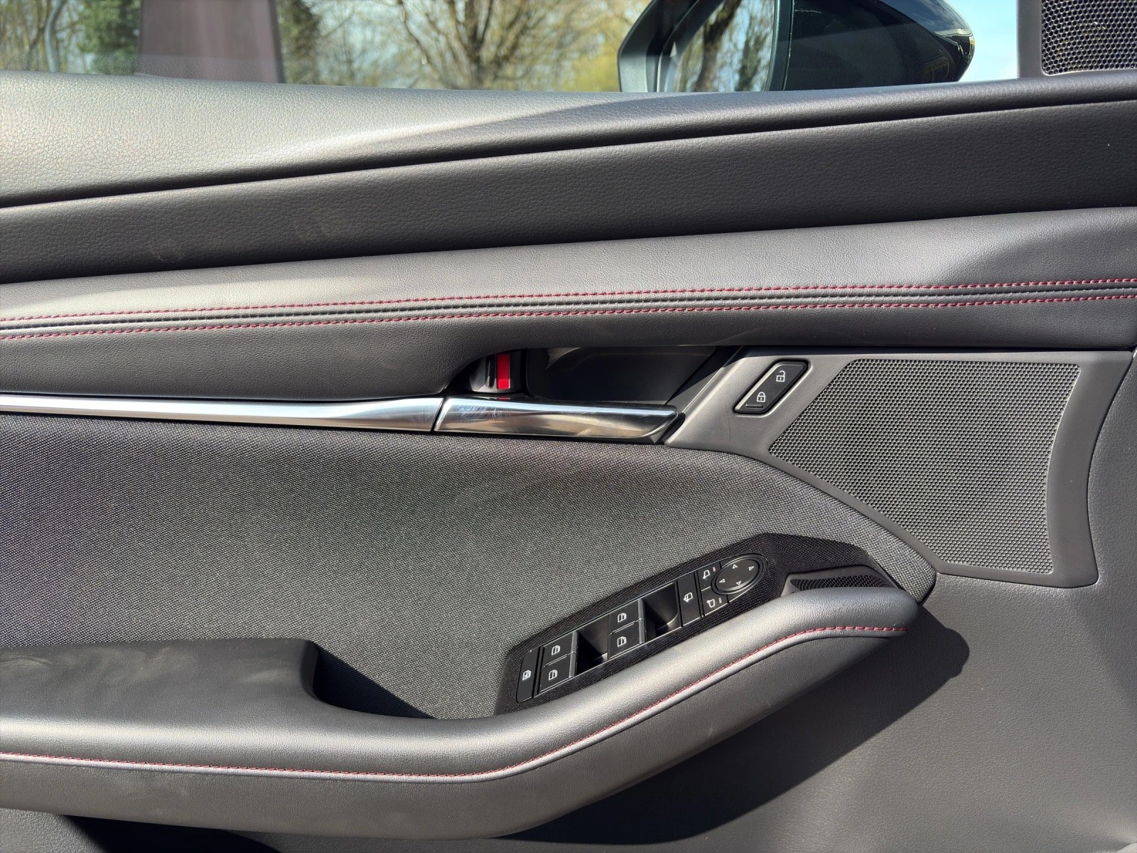 MAZDA 3 Hatchback SKYACTIV-G M Hybrid 140 Homura Automat-image-5