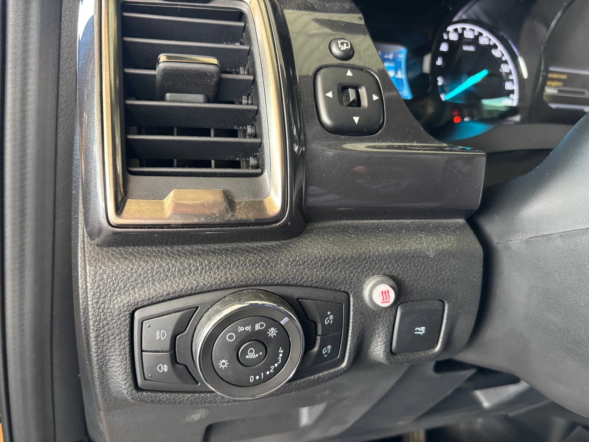 FORD Ranger Wildtrak 2.0 Eco Blue e-4WD Automat-image-9