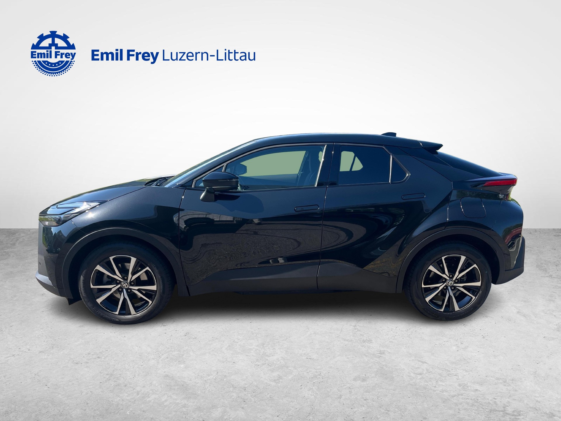 TOYOTA C-HR 2.0 PHEV Swiss Edition-image-2