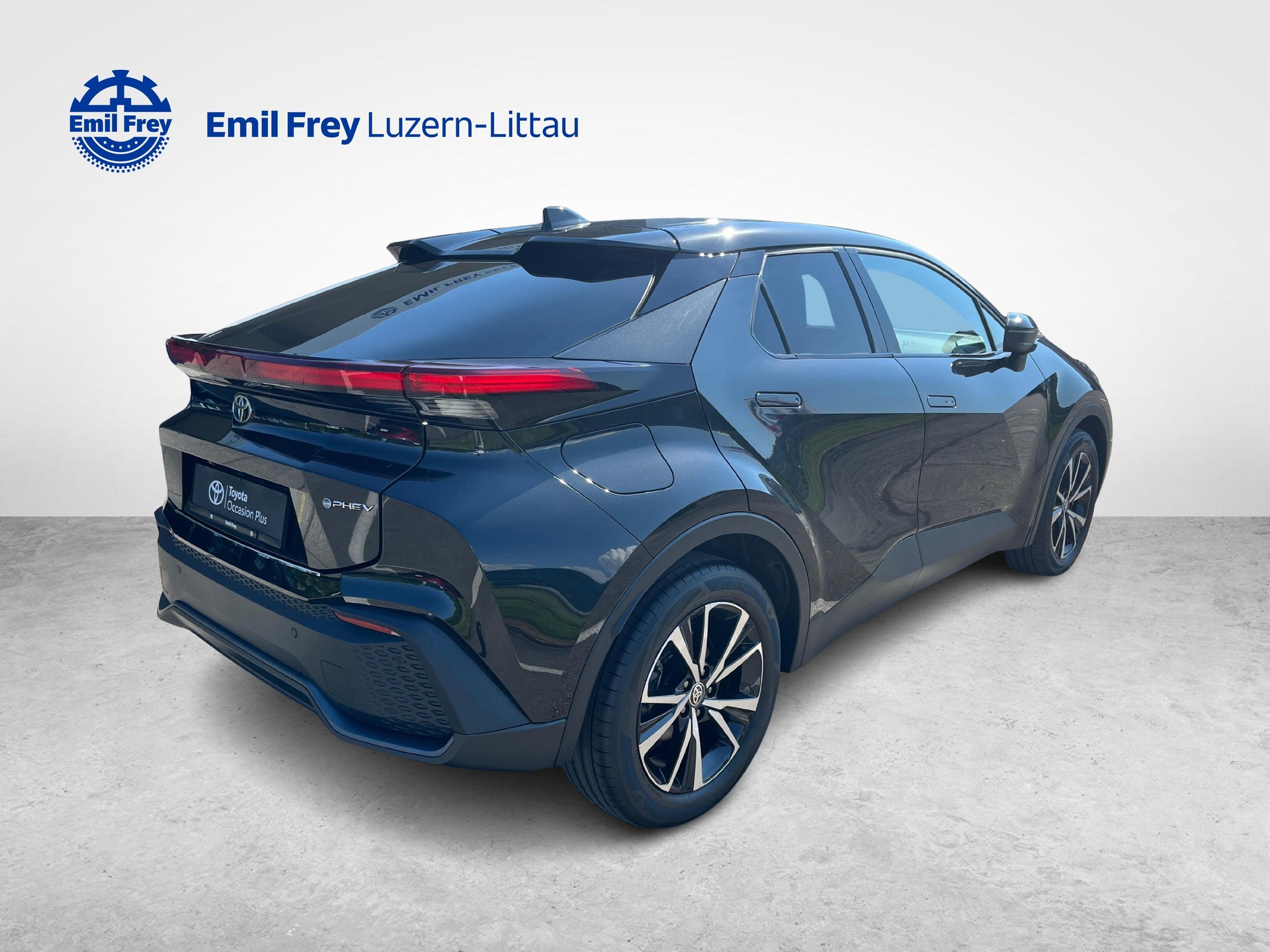 TOYOTA C-HR 2.0 PHEV Swiss Edition-image-4