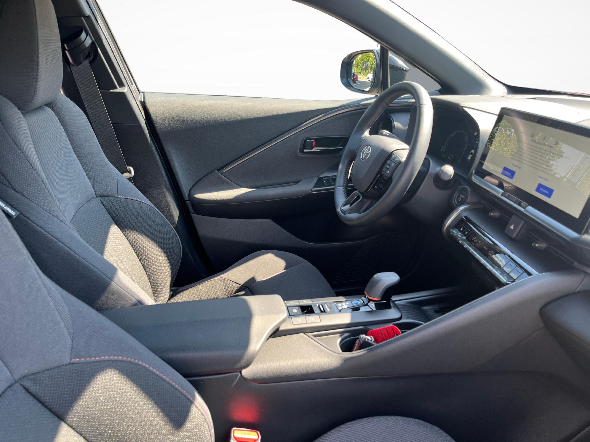 TOYOTA C-HR 2.0 PHEV Swiss Edition-image-10