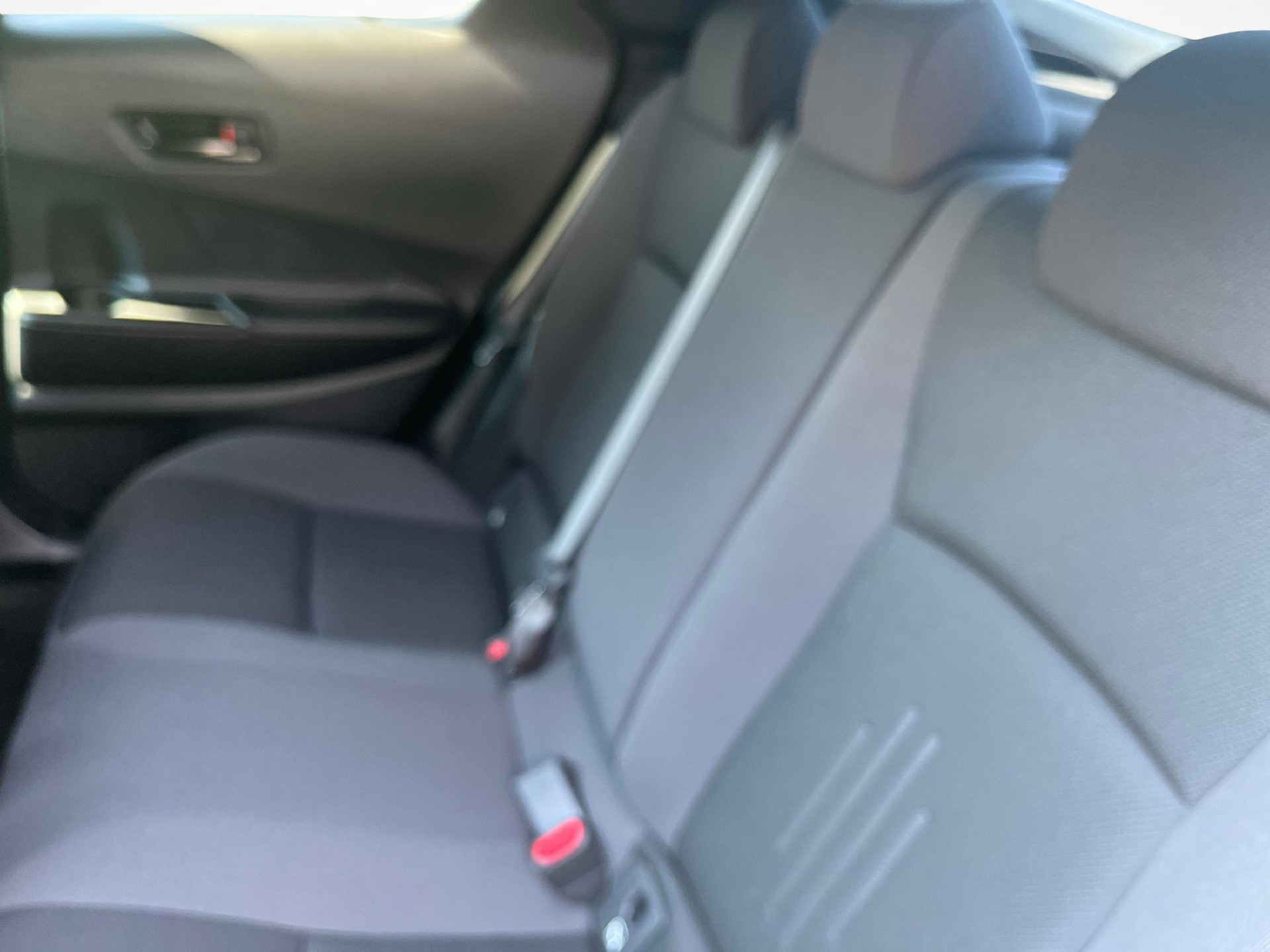 TOYOTA C-HR 2.0 PHEV Swiss Edition-image-11