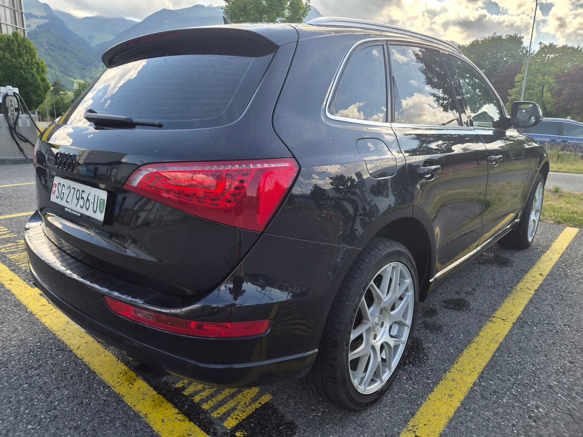 AUDI Q5 2.0 TFSI quattro S-tronic-image-5
