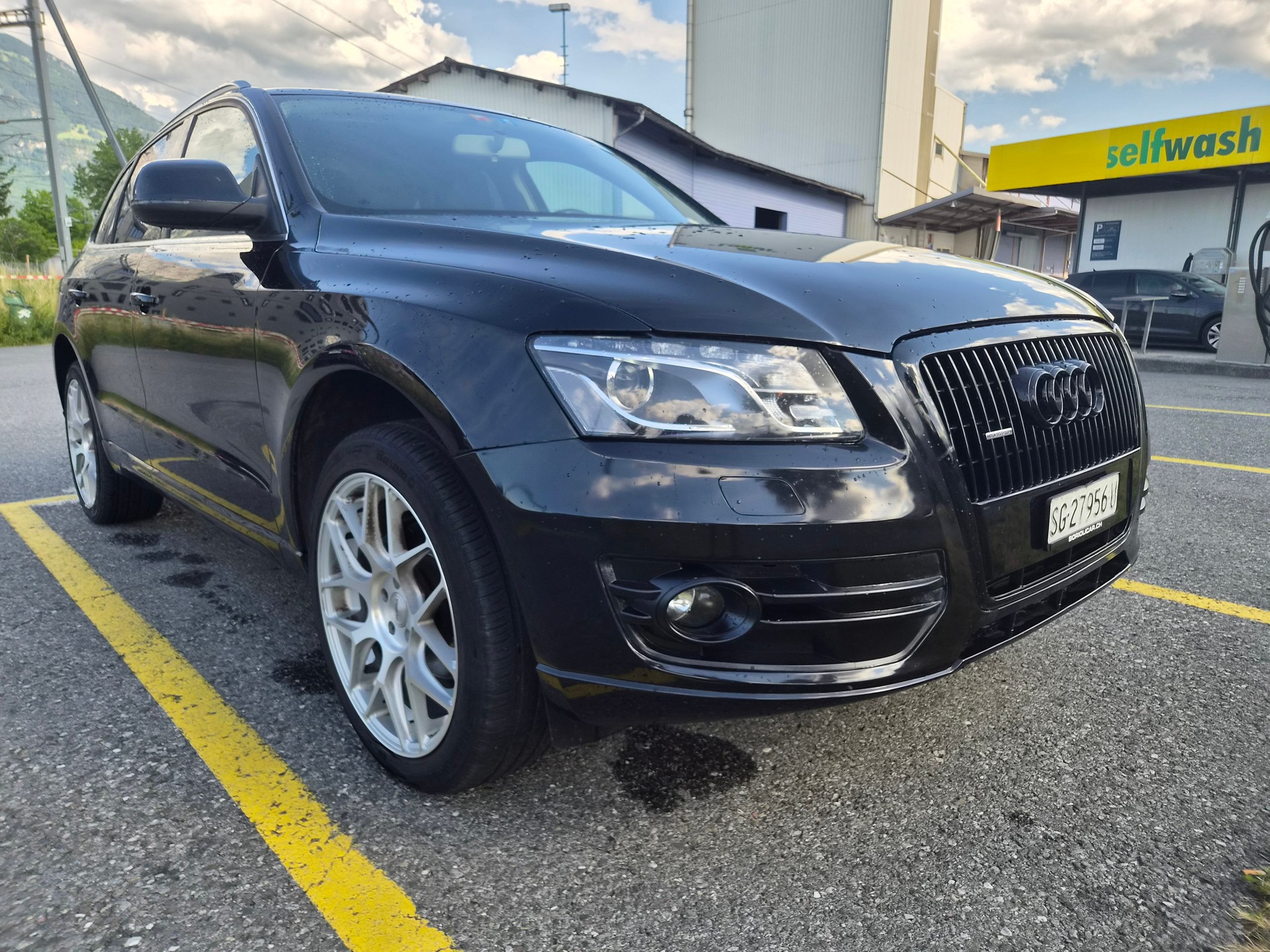 AUDI Q5 2.0 TFSI quattro S-tronic-image-1
