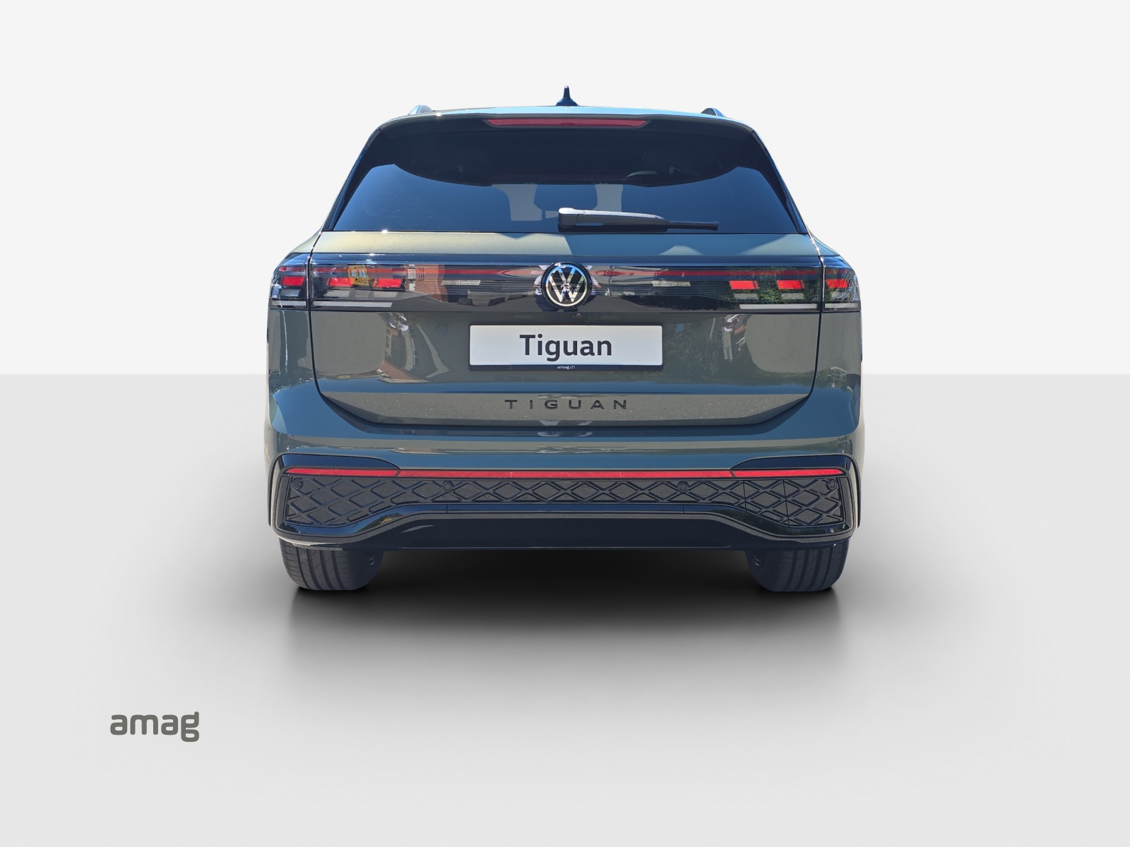 VW Tiguan 2.0 TSI DSG R-Line 4Motion-image-3