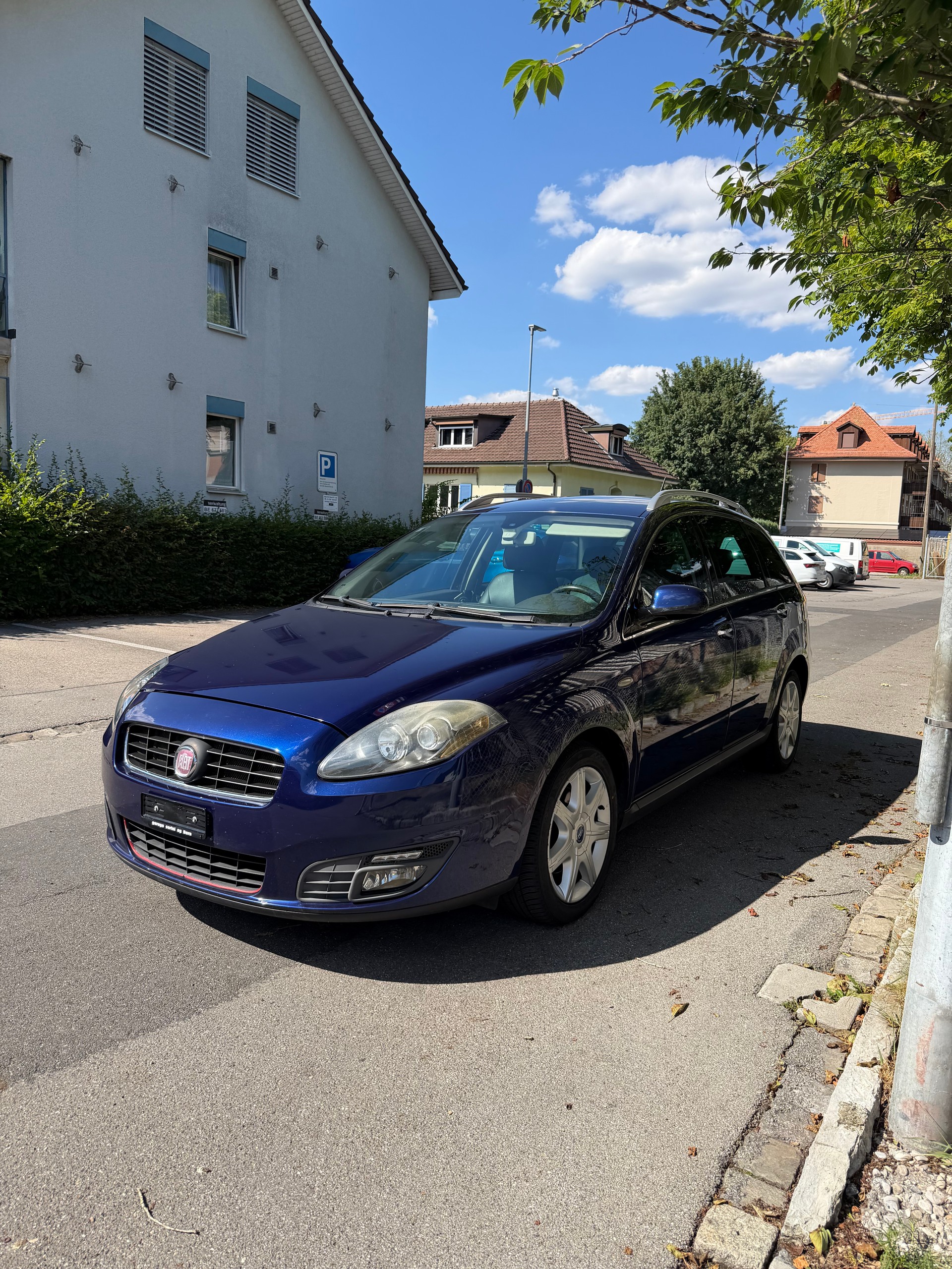 FIAT Croma 2.4 20V JTD Lusso Automatic-image-1
