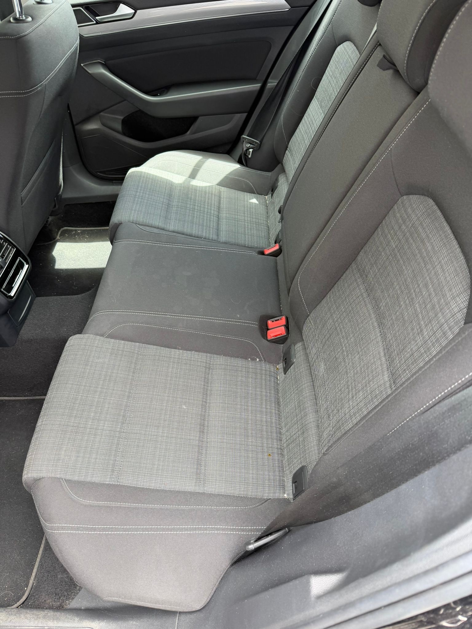 VW Passat 2.0 TDI BMT Business 4Motion DSG-image-3