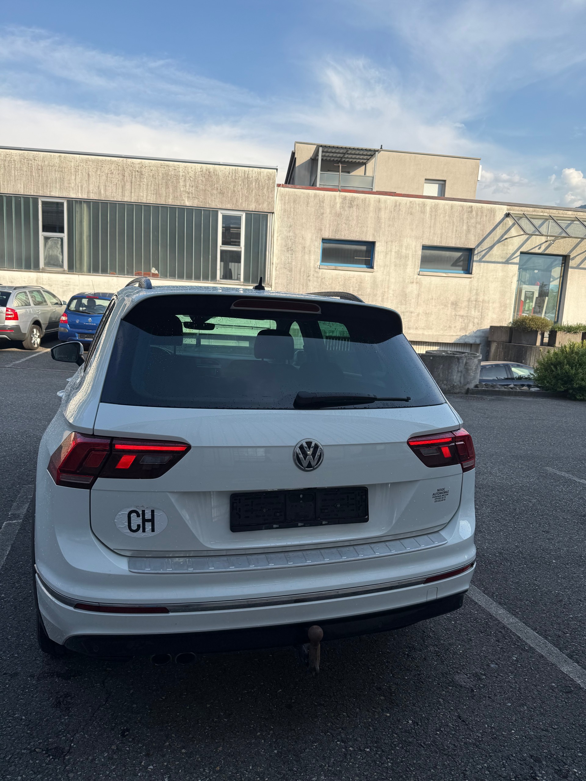 VW Tiguan 2.0 TDI R-Line Trendline 4Motion DSG-image-13
