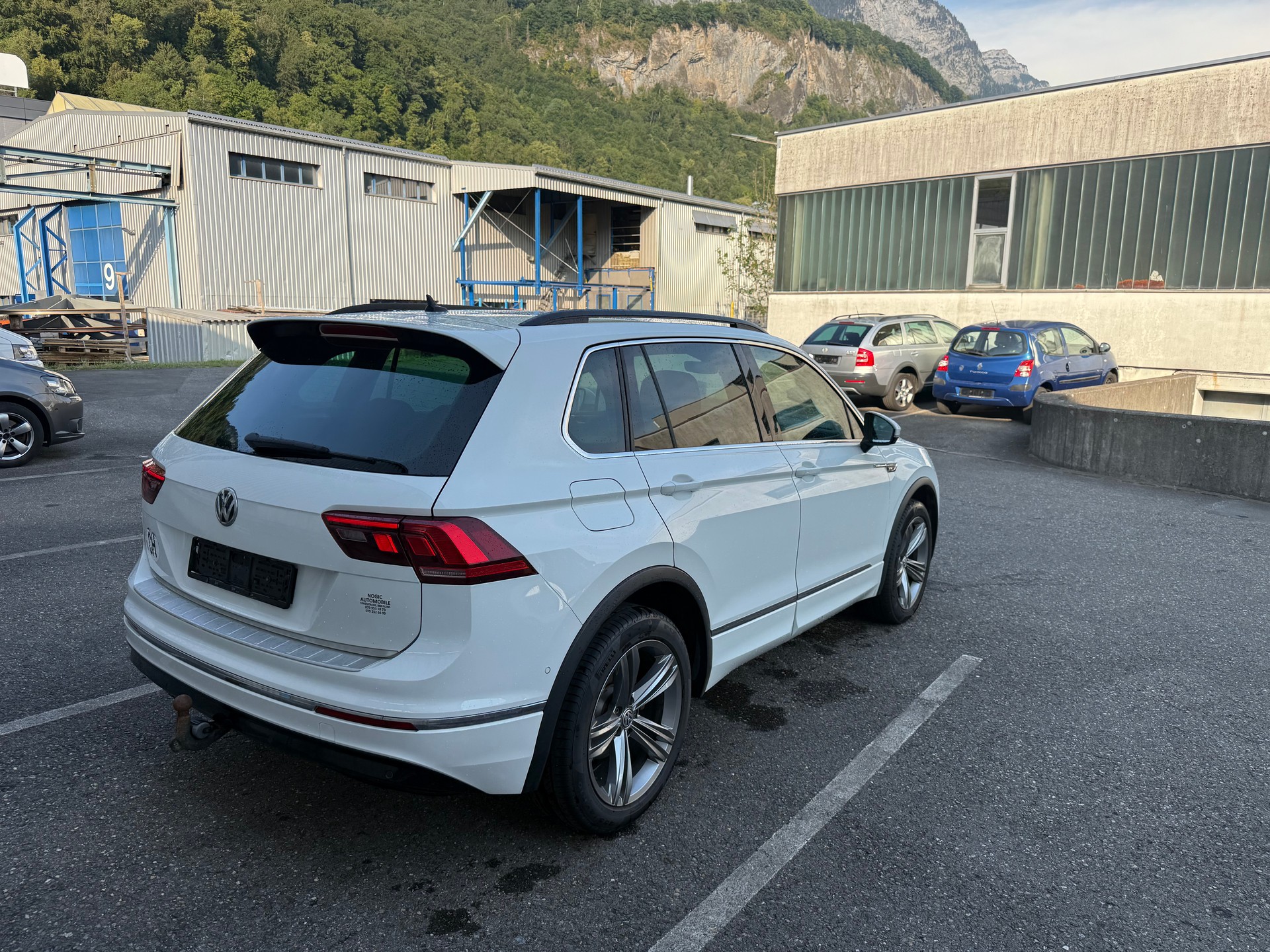 VW Tiguan 2.0 TDI R-Line Trendline 4Motion DSG-image-15