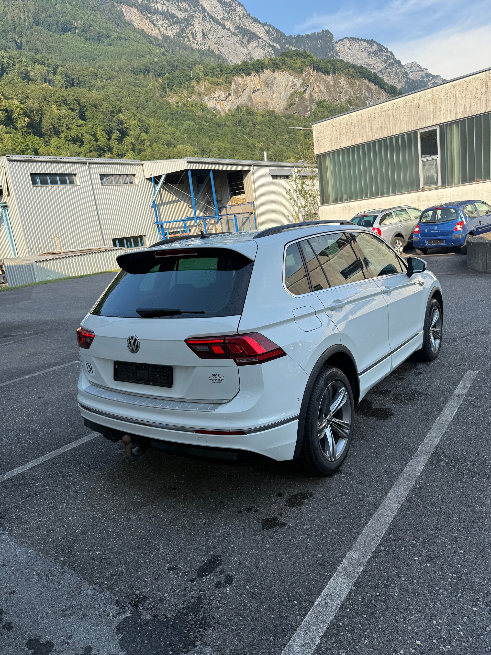 VW Tiguan 2.0 TDI R-Line Trendline 4Motion DSG-image-14