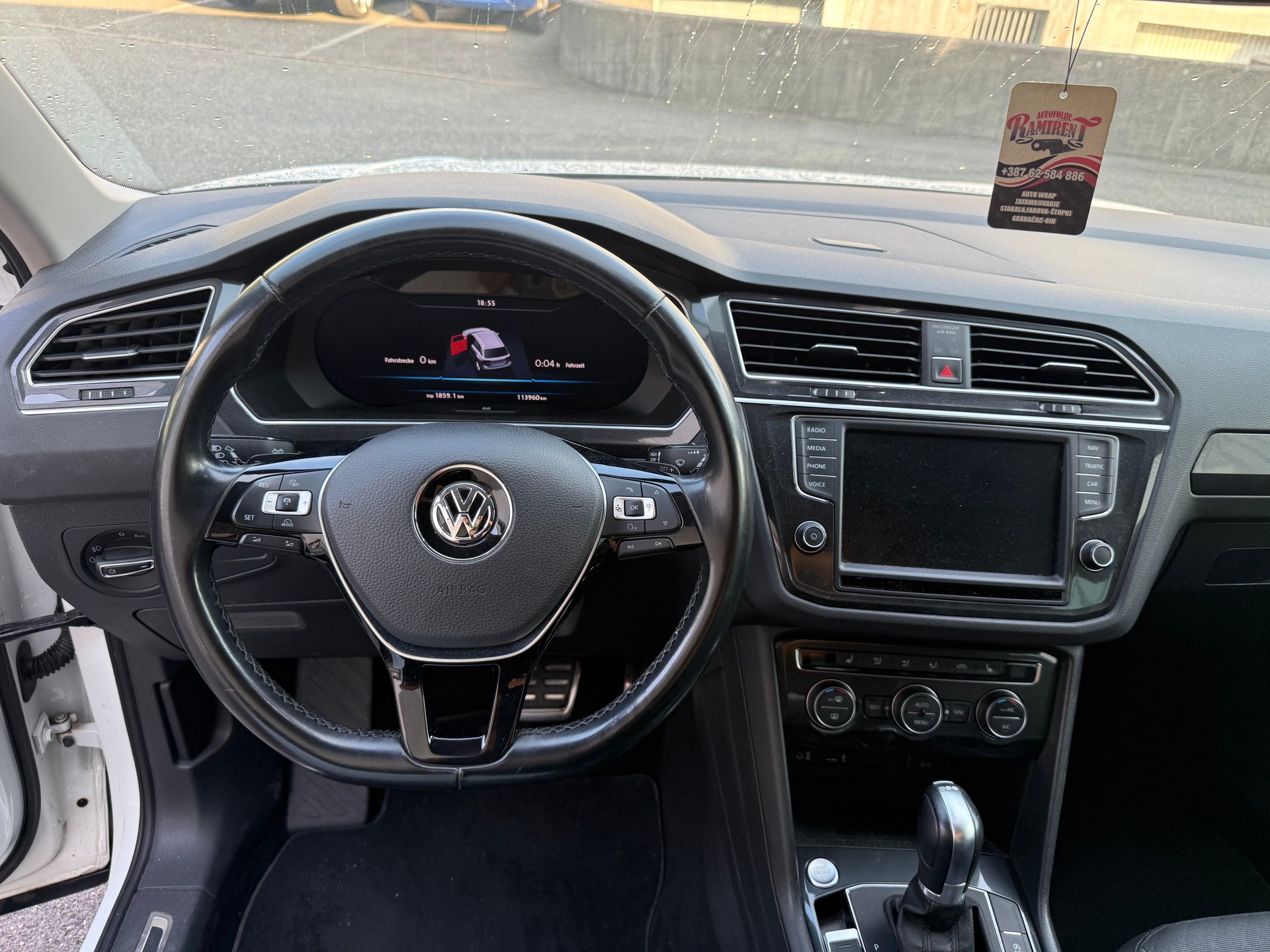 VW Tiguan 2.0 TDI R-Line Trendline 4Motion DSG-image-6