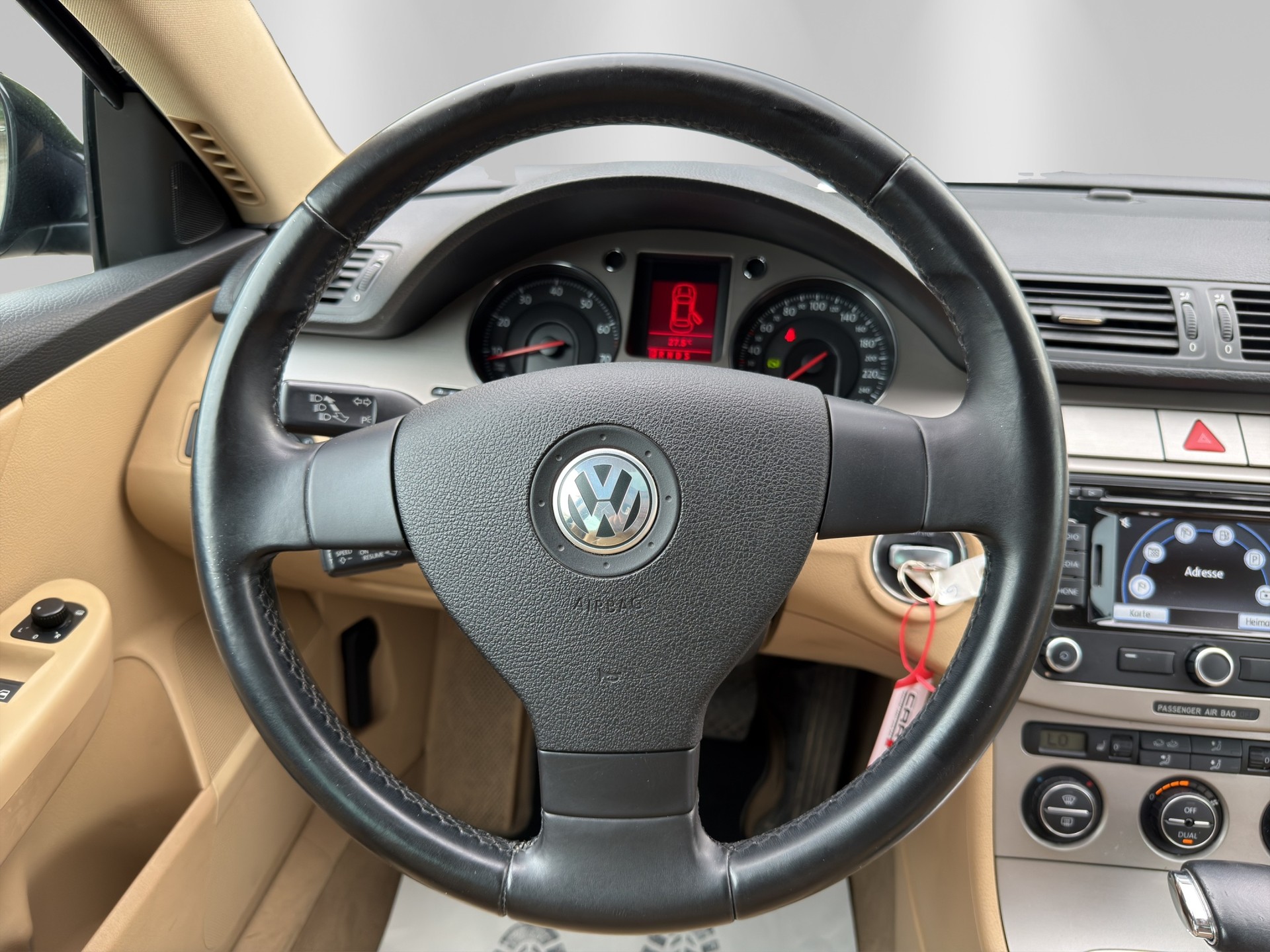 VW Passat Variant 2.0T FSI Sportline-image-9