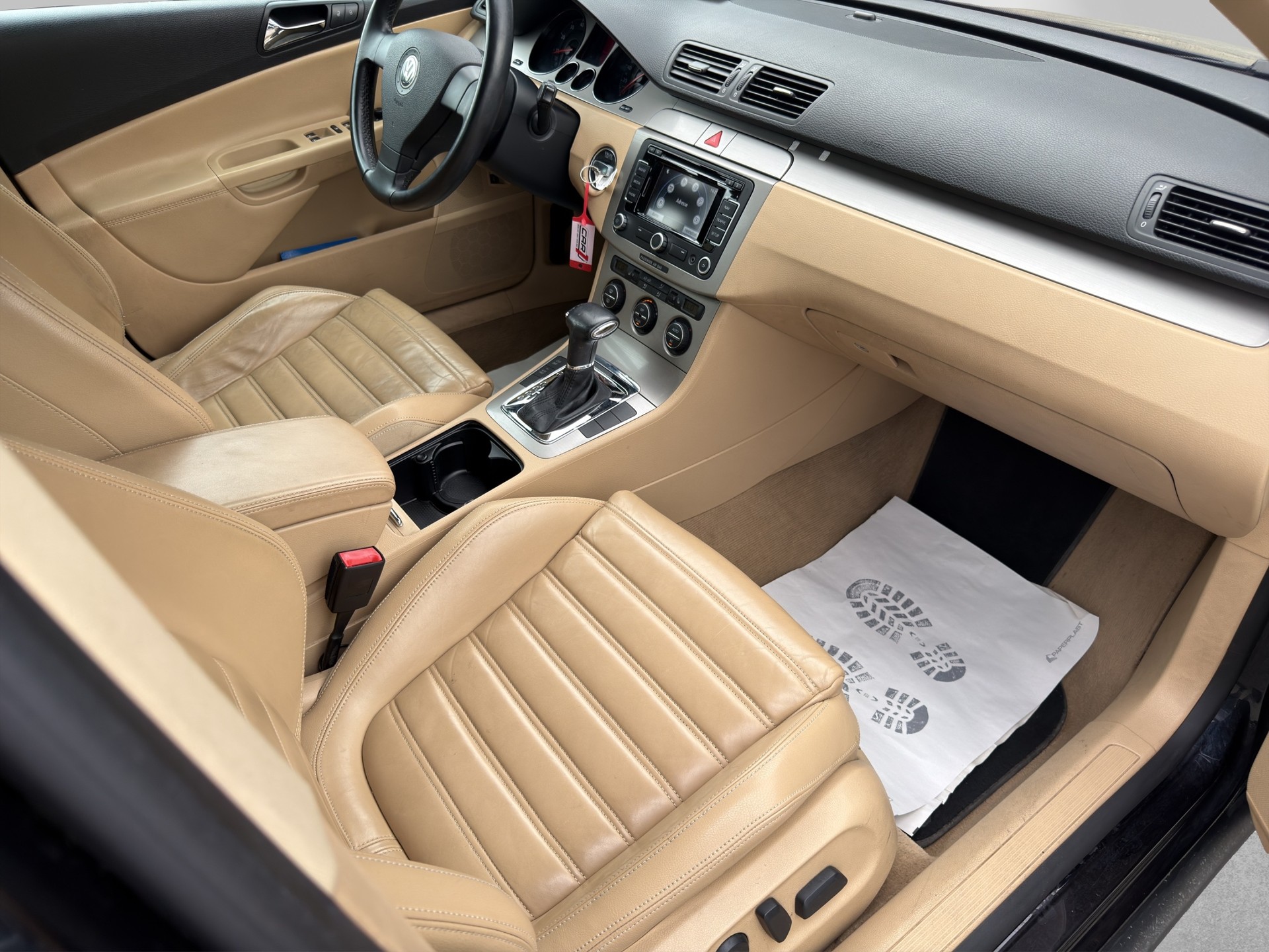 VW Passat Variant 2.0T FSI Sportline-image-11