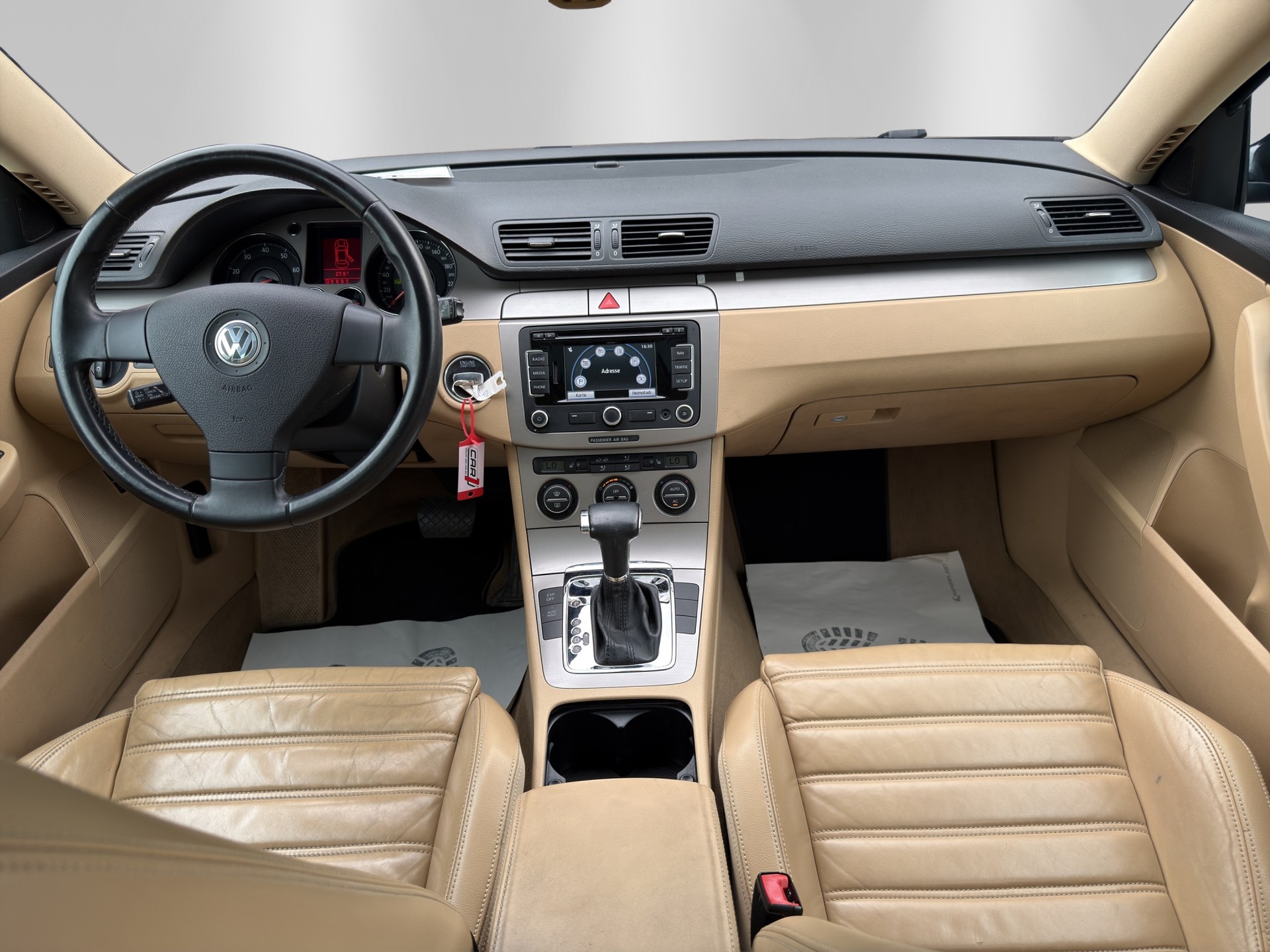 VW Passat Variant 2.0T FSI Sportline-image-8