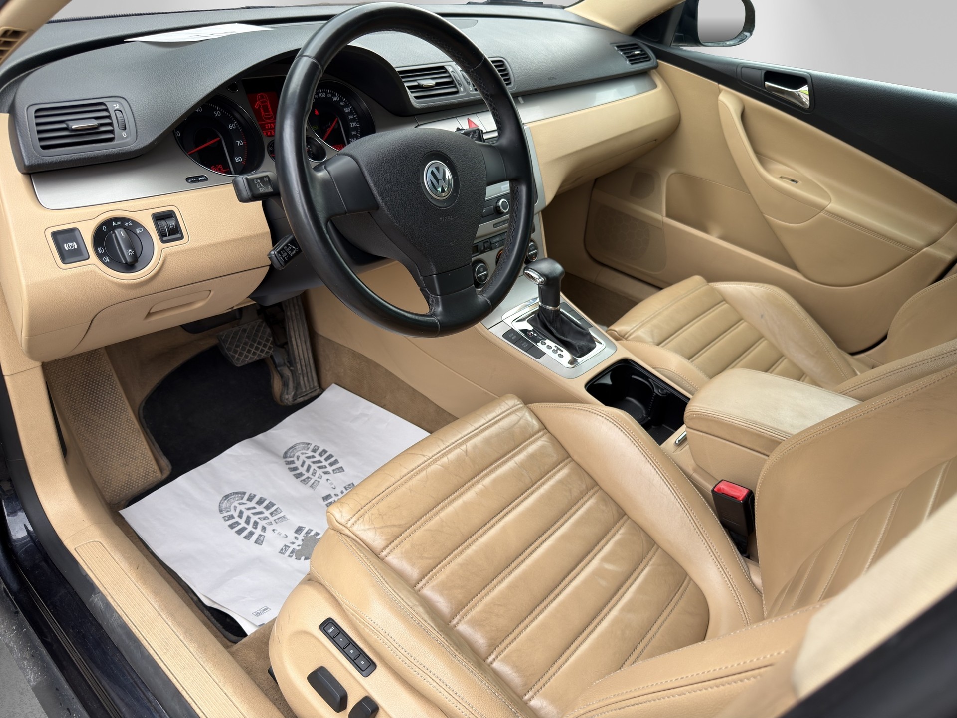 VW Passat Variant 2.0T FSI Sportline-image-7