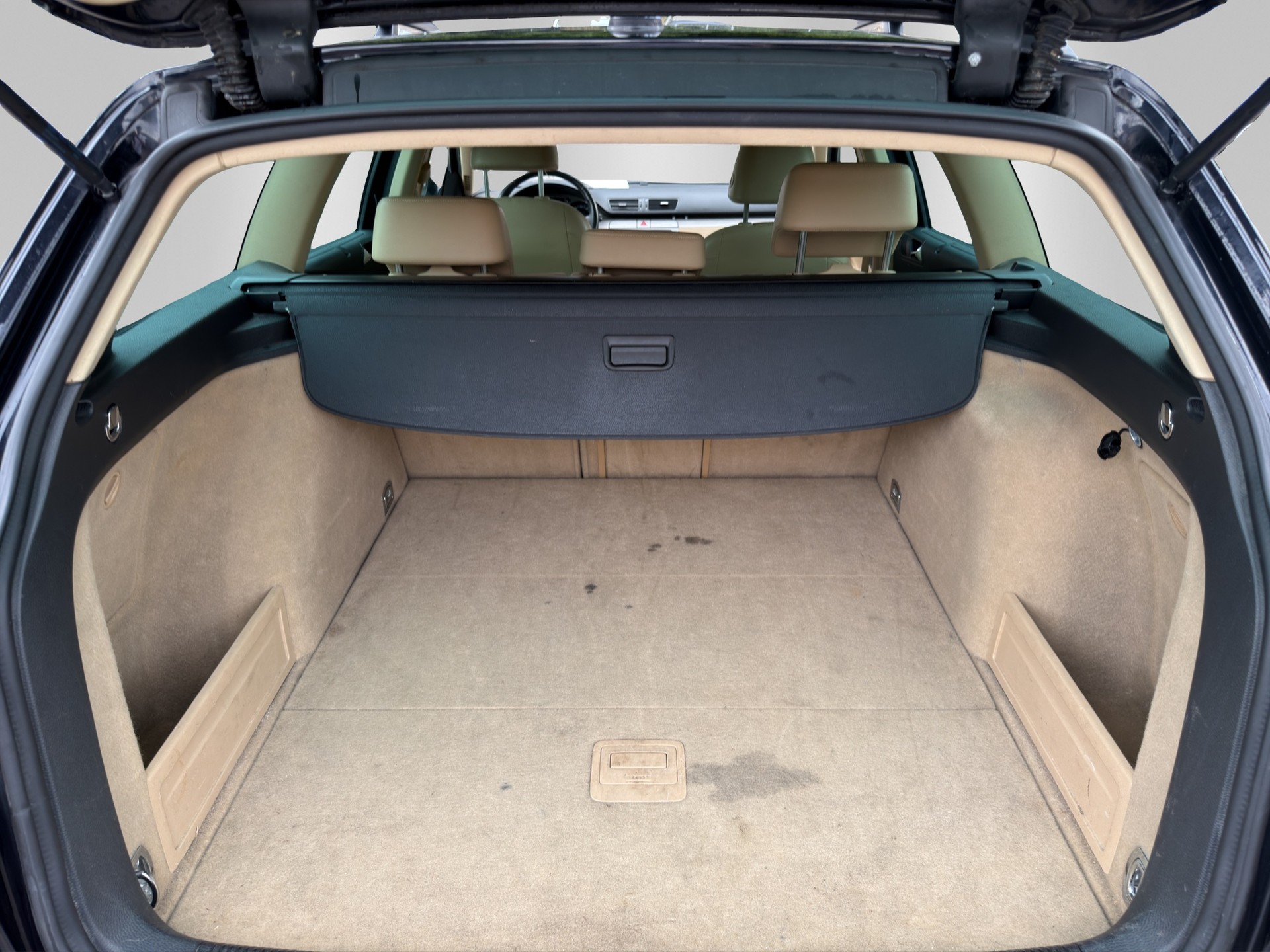 VW Passat Variant 2.0T FSI Sportline-image-15