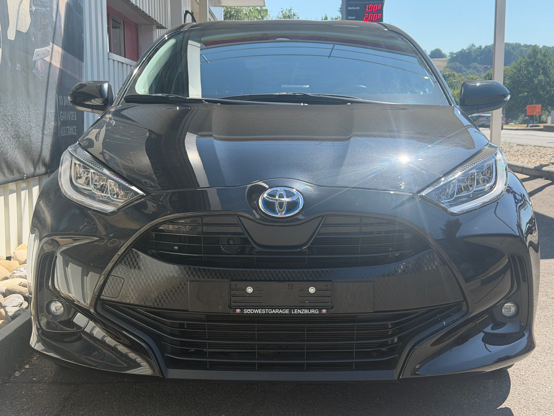TOYOTA Yaris 1.5 Trend e-CVT-image-3