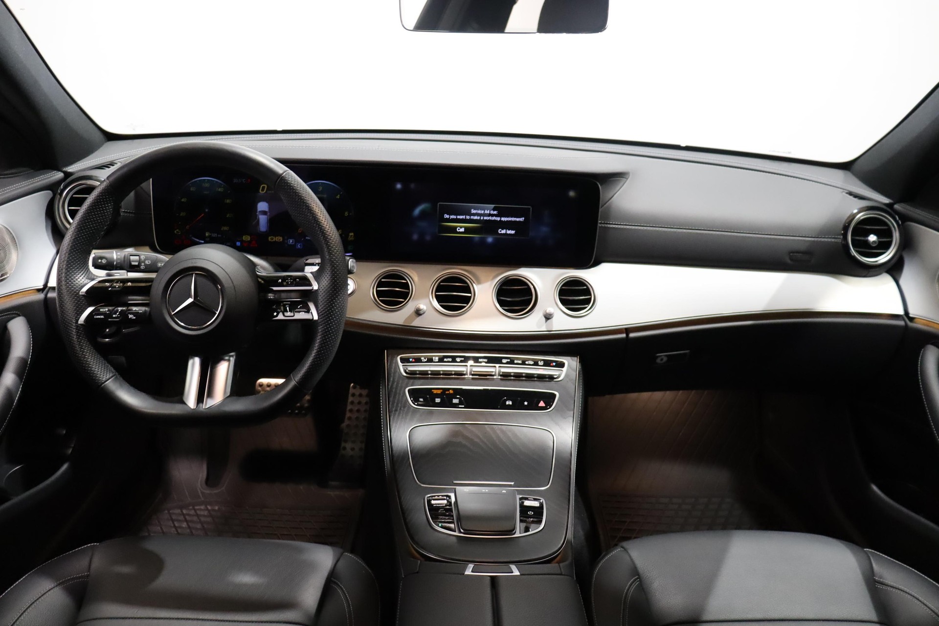 MERCEDES-BENZ E 220 d AMG Line 4matic Kombi-image-7