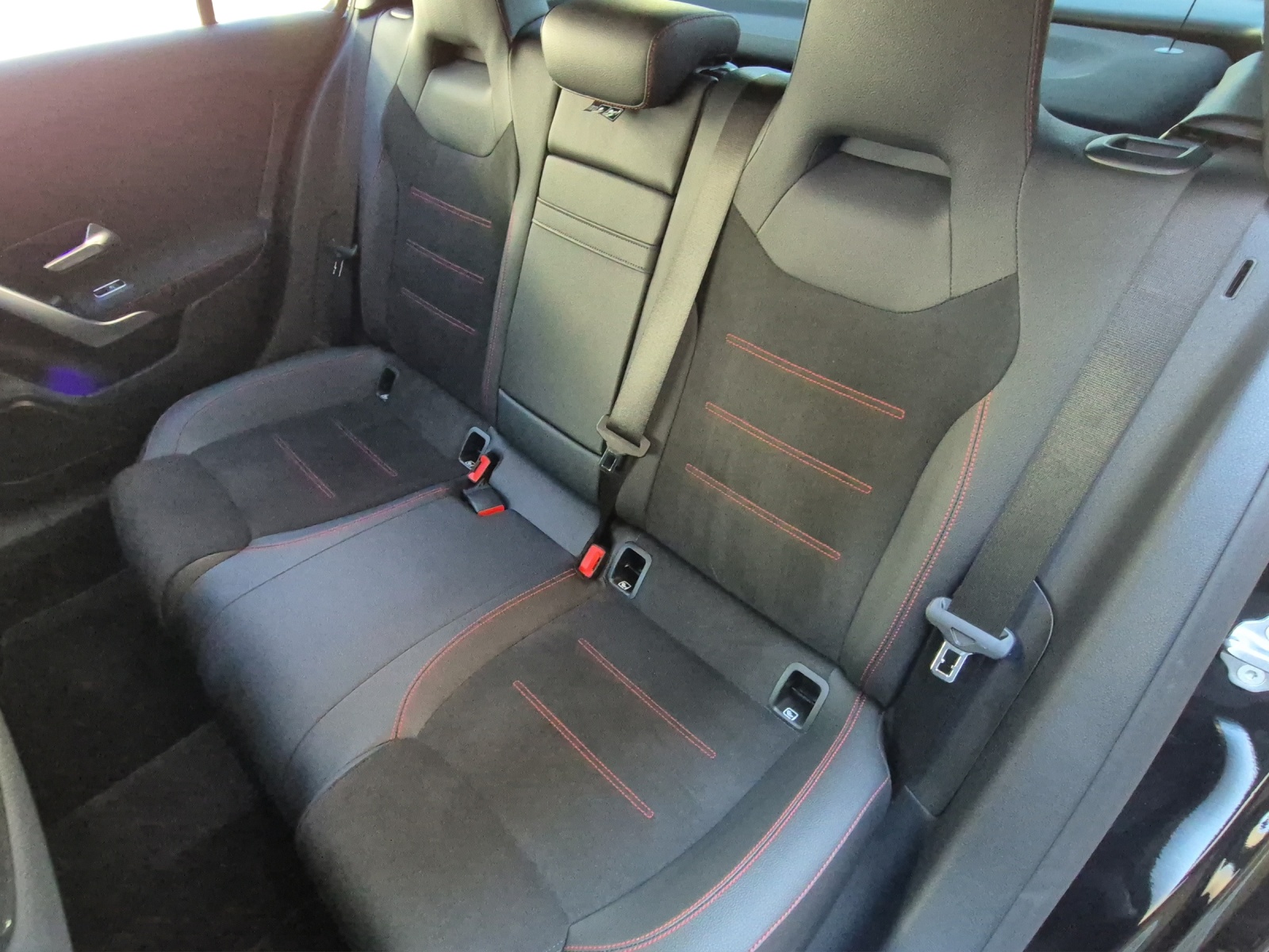 MERCEDES-BENZ A 250 4Matic 8G-DCT-image-17