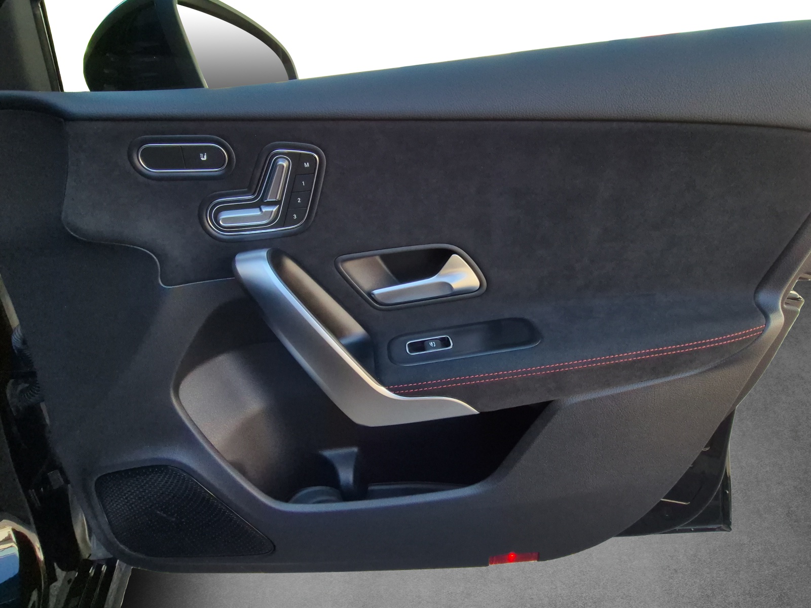 MERCEDES-BENZ A 250 4Matic 8G-DCT-image-15