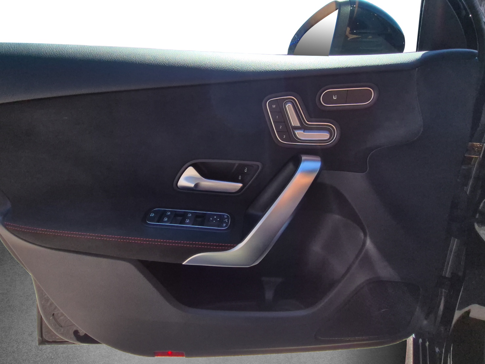 MERCEDES-BENZ A 250 4Matic 8G-DCT-image-12