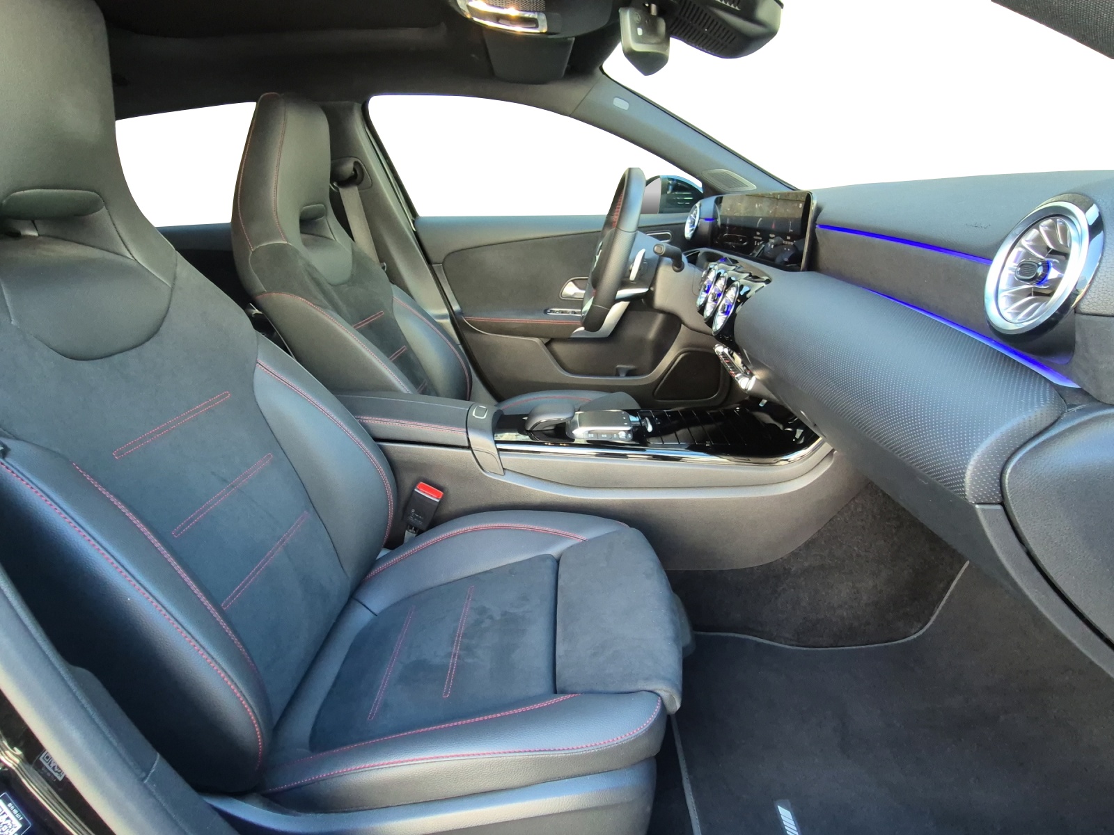 MERCEDES-BENZ A 250 4Matic 8G-DCT-image-16